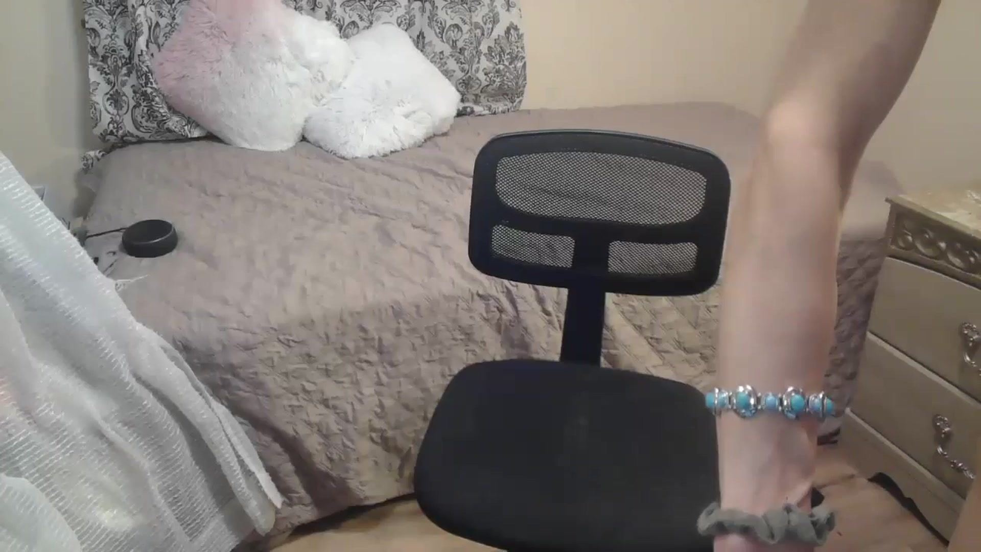 Gallery image thumbnail from Cristinagb's myfreecams stream on, 05/27/2024, 08:33 image 20 of 20