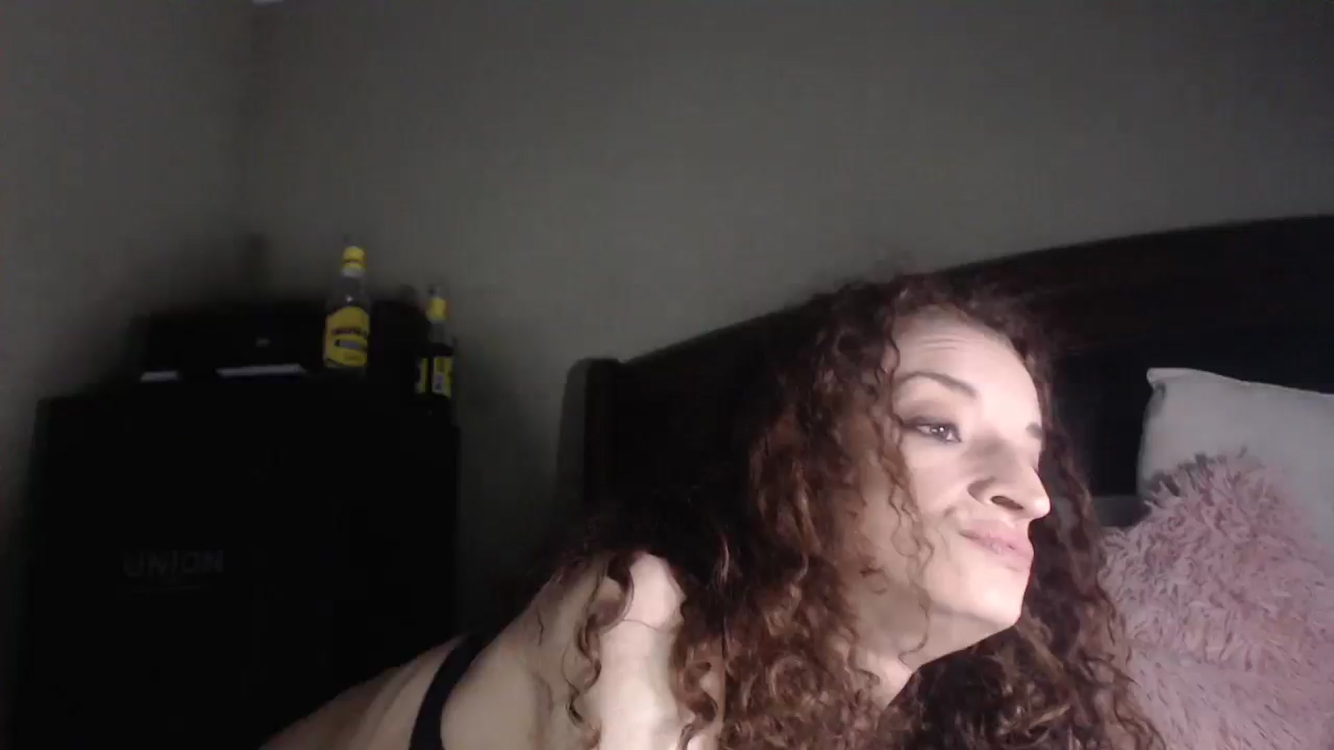 Gallery image thumbnail from Cristinagb's myfreecams stream on, 02/10/2025, 08:39 image 9 of 20