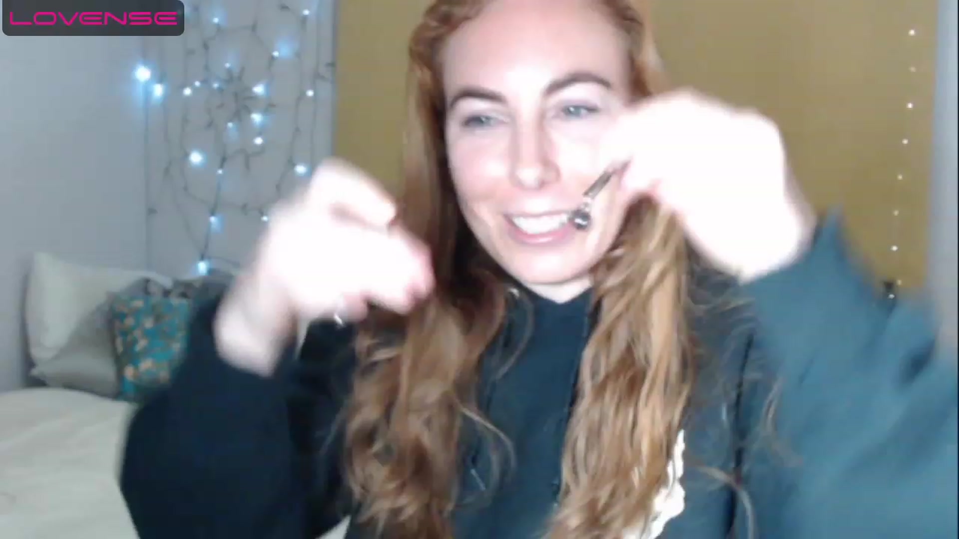 Gallery image thumbnail from CrrimsonKitty's myfreecams stream on, 05/06/2023, 19:11 image 19 of 20