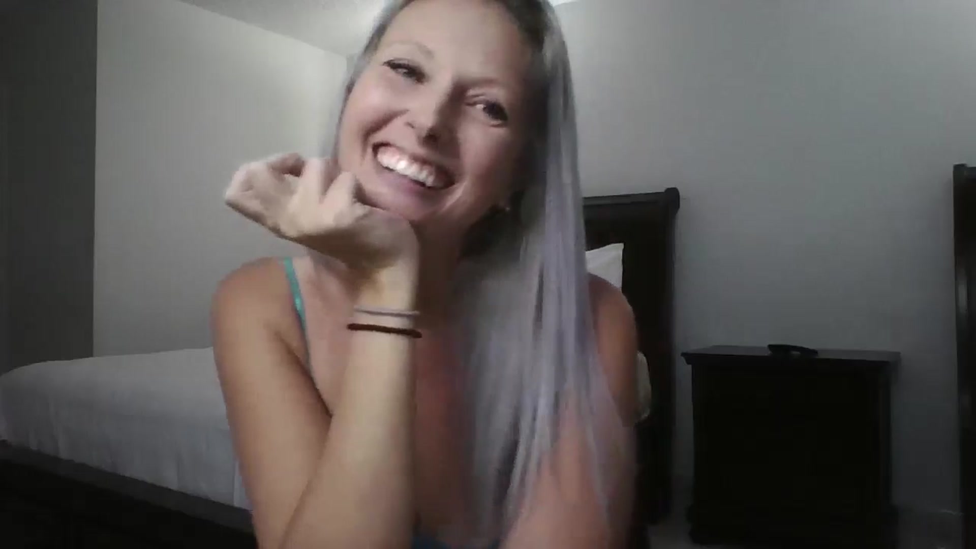 Gallery image thumbnail from Crystaaal's myfreecams stream on, 12/23/2025, 21:02 image 11 of 20