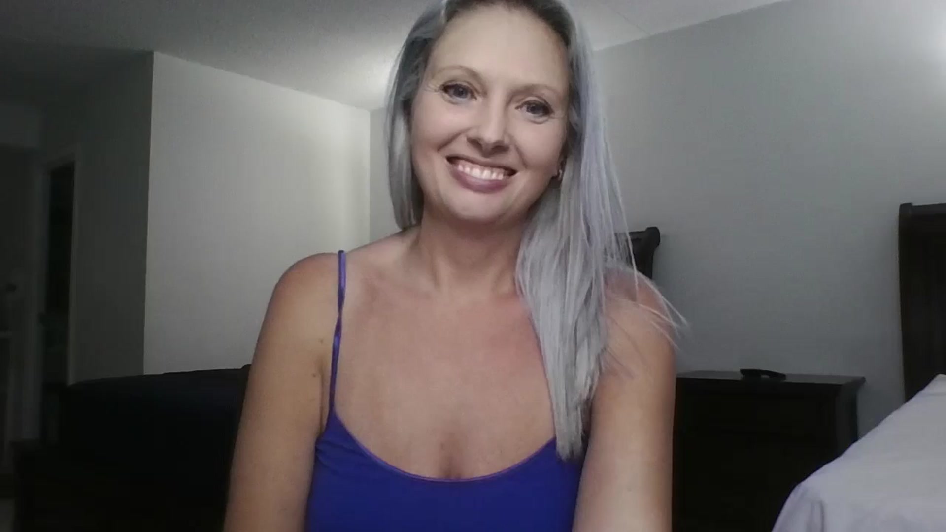 Gallery image thumbnail from Crystaaal's myfreecams stream on, 12/29/2025, 01:49 image 11 of 20