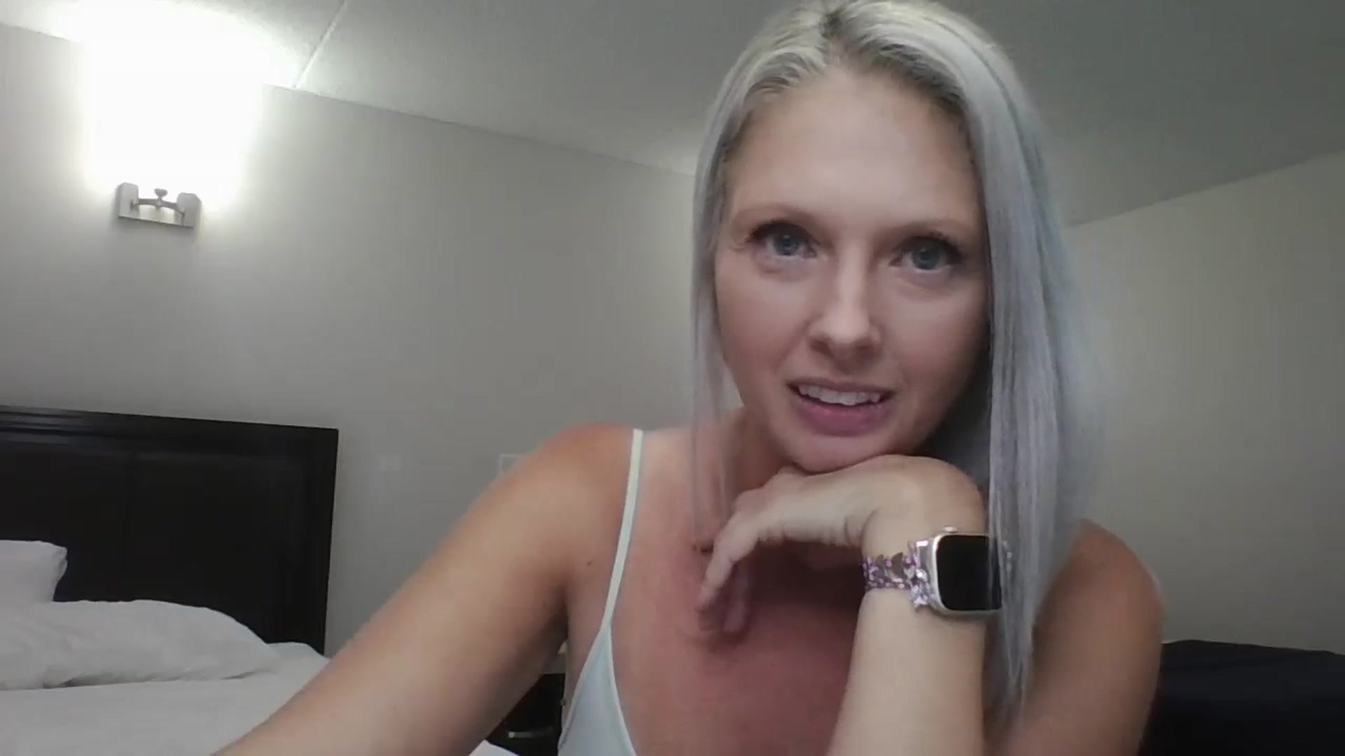 Gallery image thumbnail from Crystaaal's myfreecams stream on, 01/05/2026, 03:32 image 2 of 20