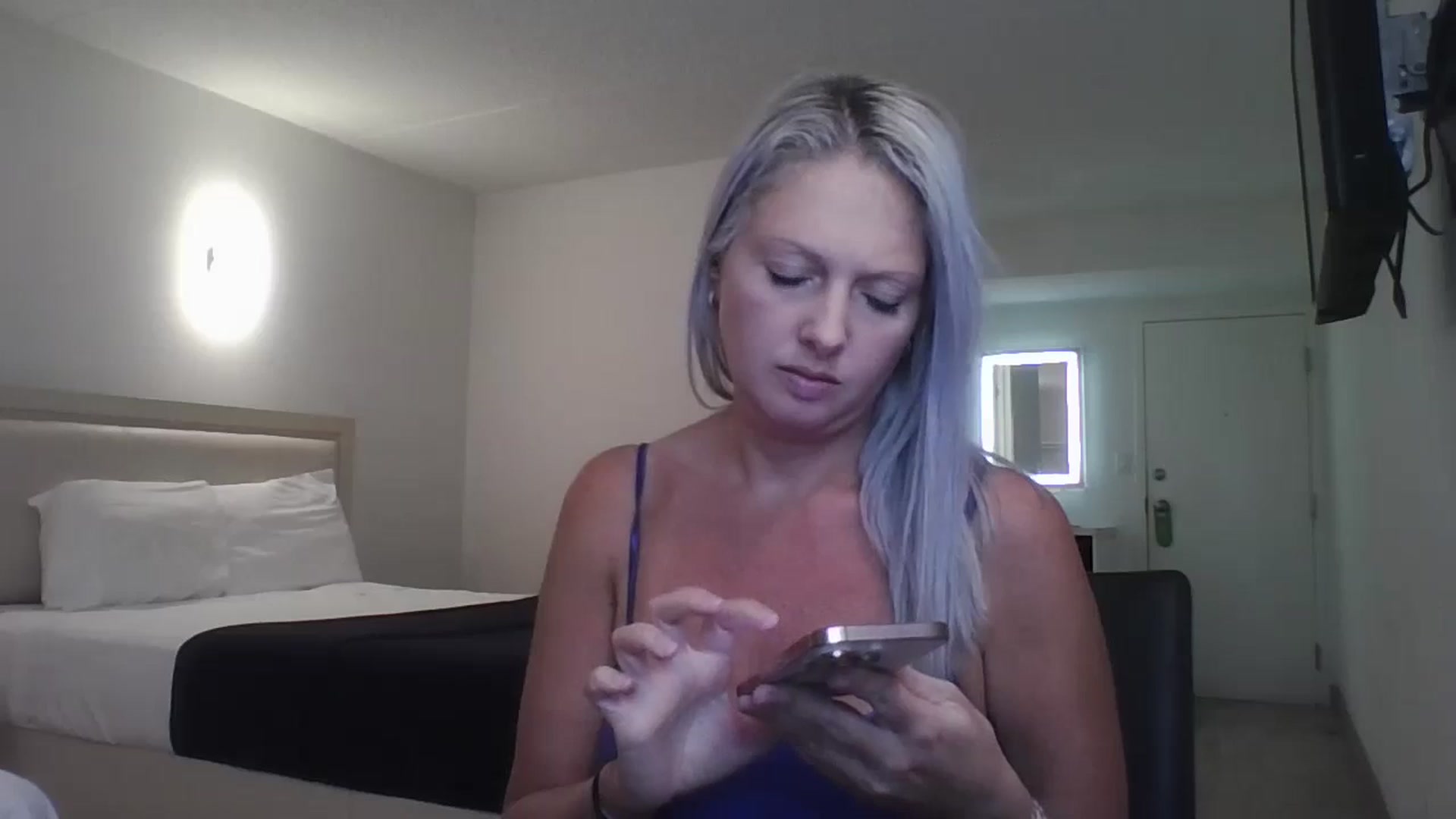 Gallery image thumbnail from Crystaaal's myfreecams stream on, 02/05/2026, 18:58 image 13 of 20
