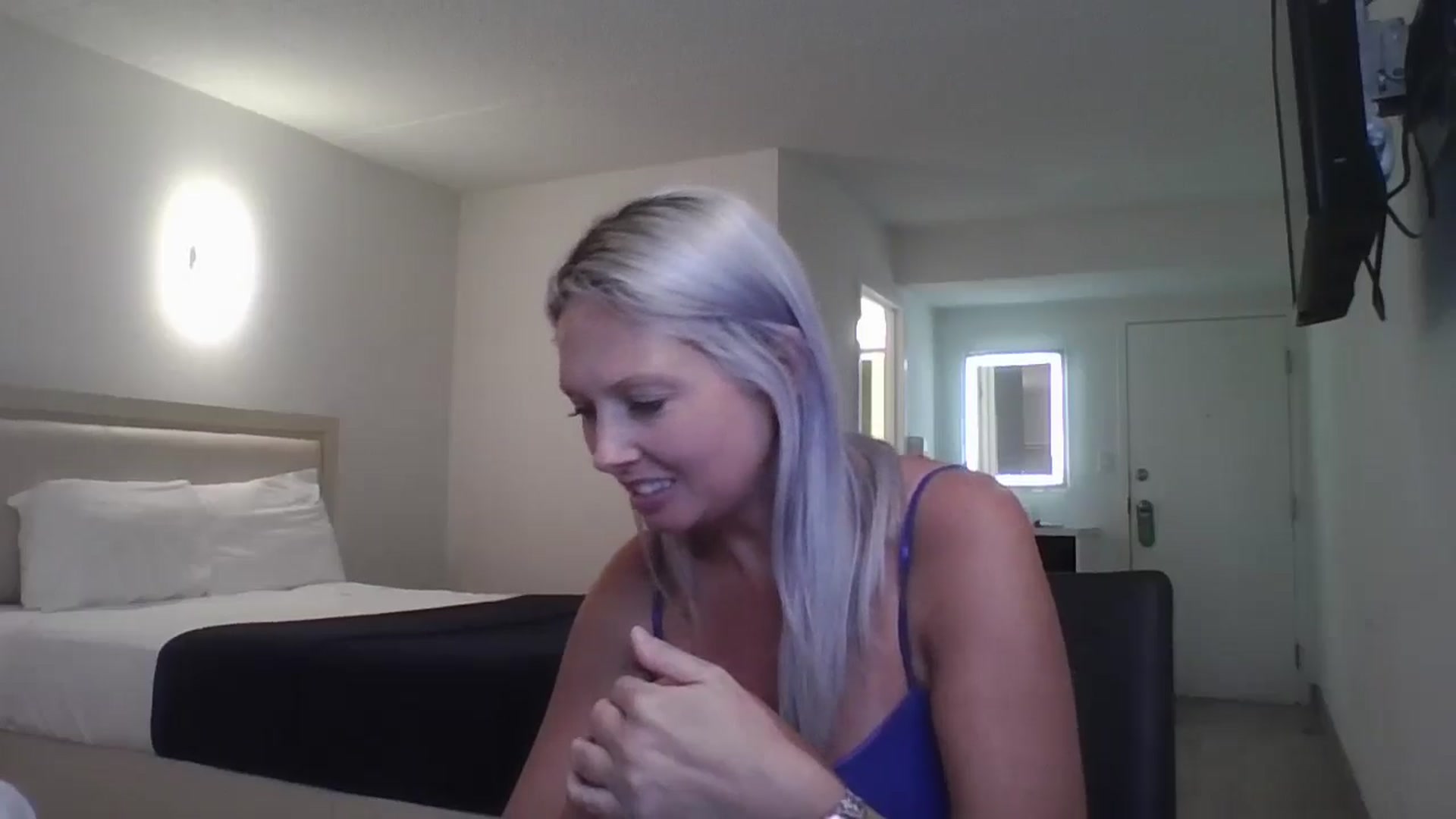 Gallery image thumbnail from Crystaaal's myfreecams stream on, 02/05/2026, 18:58 image 3 of 20