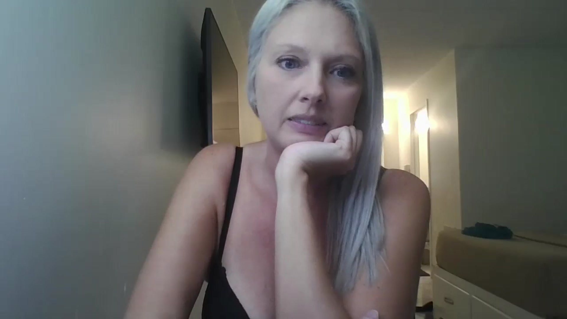 Gallery image thumbnail from Crystaaal's myfreecams stream on, 02/17/2026, 21:50 image 12 of 20