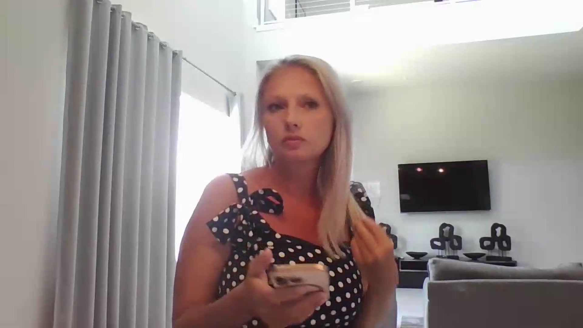 Gallery image thumbnail from Crystaaal's myfreecams stream on, 05/15/2026, 20:12 image 8 of 20