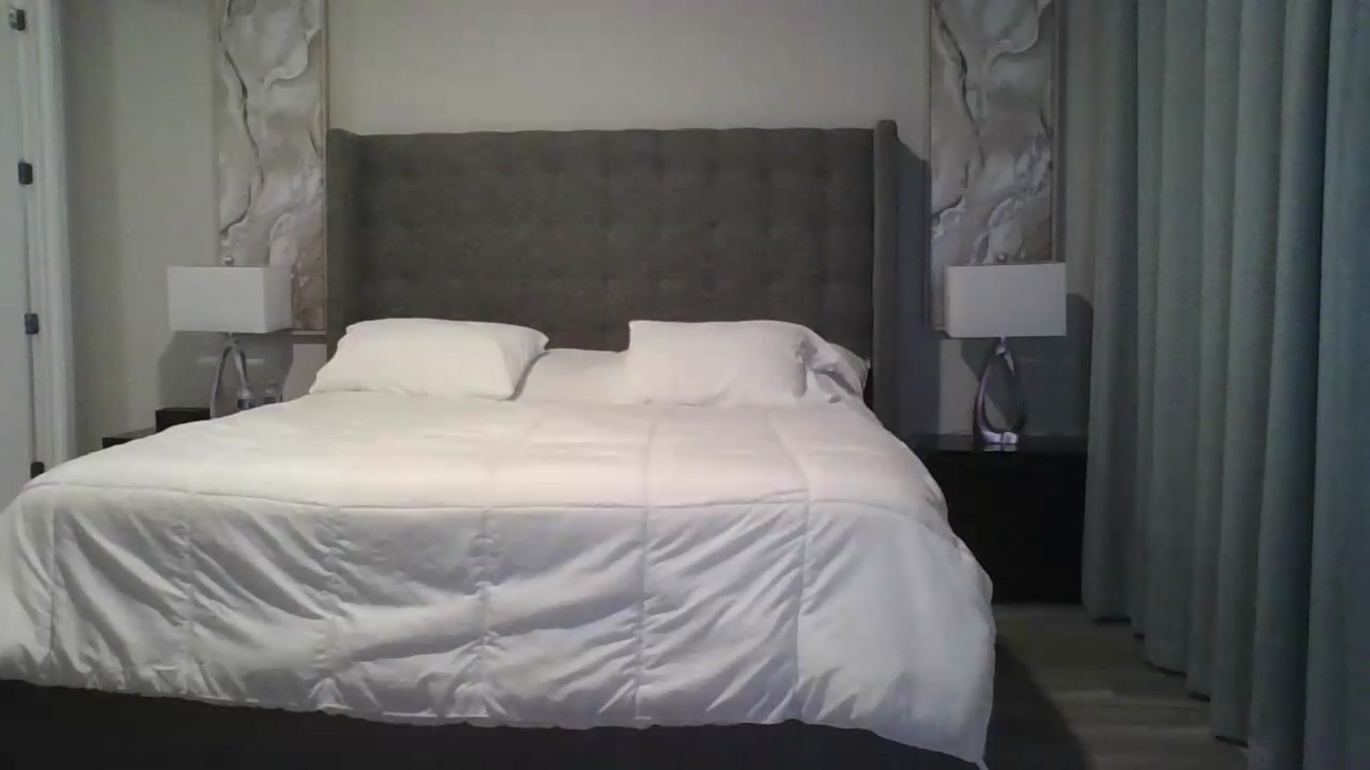 Gallery image thumbnail from Crystaaal's myfreecams stream on, 05/17/2026, 03:43 image 11 of 20