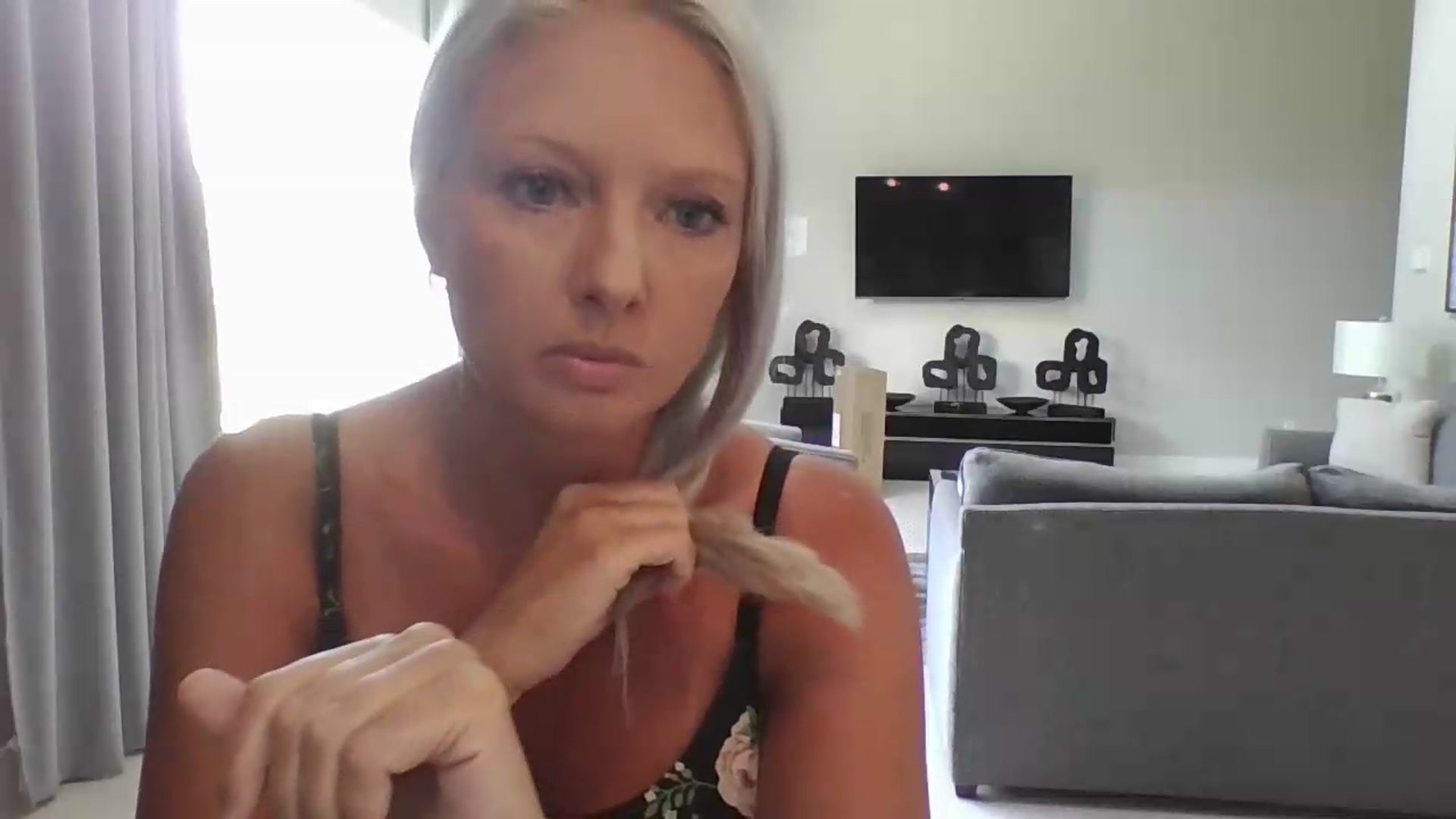 Gallery image thumbnail from Crystaaal's myfreecams stream on, 05/21/2026, 19:34 image 9 of 20