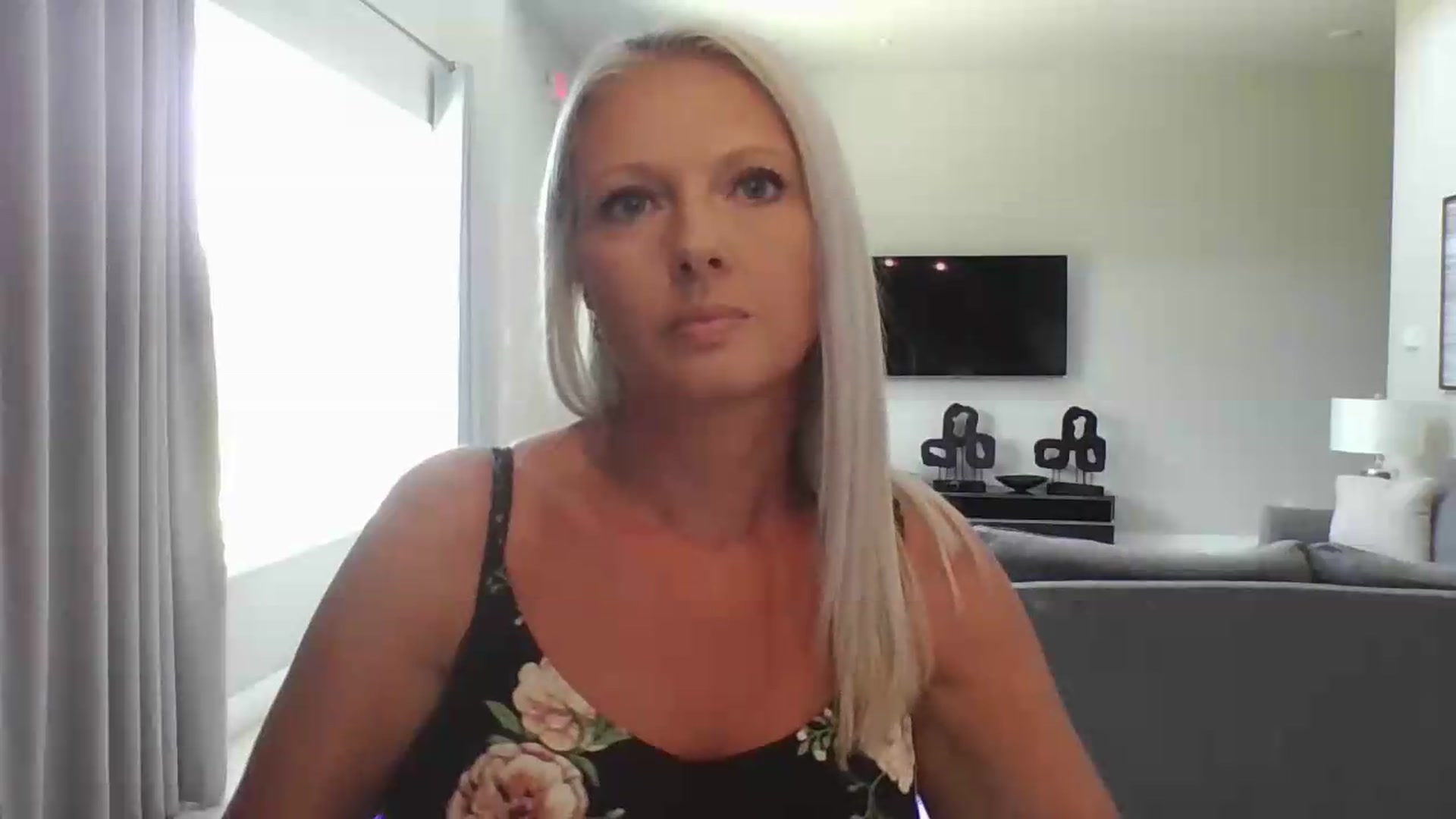 Gallery image thumbnail from Crystaaal's myfreecams stream on, 05/21/2026, 19:34 image 18 of 20