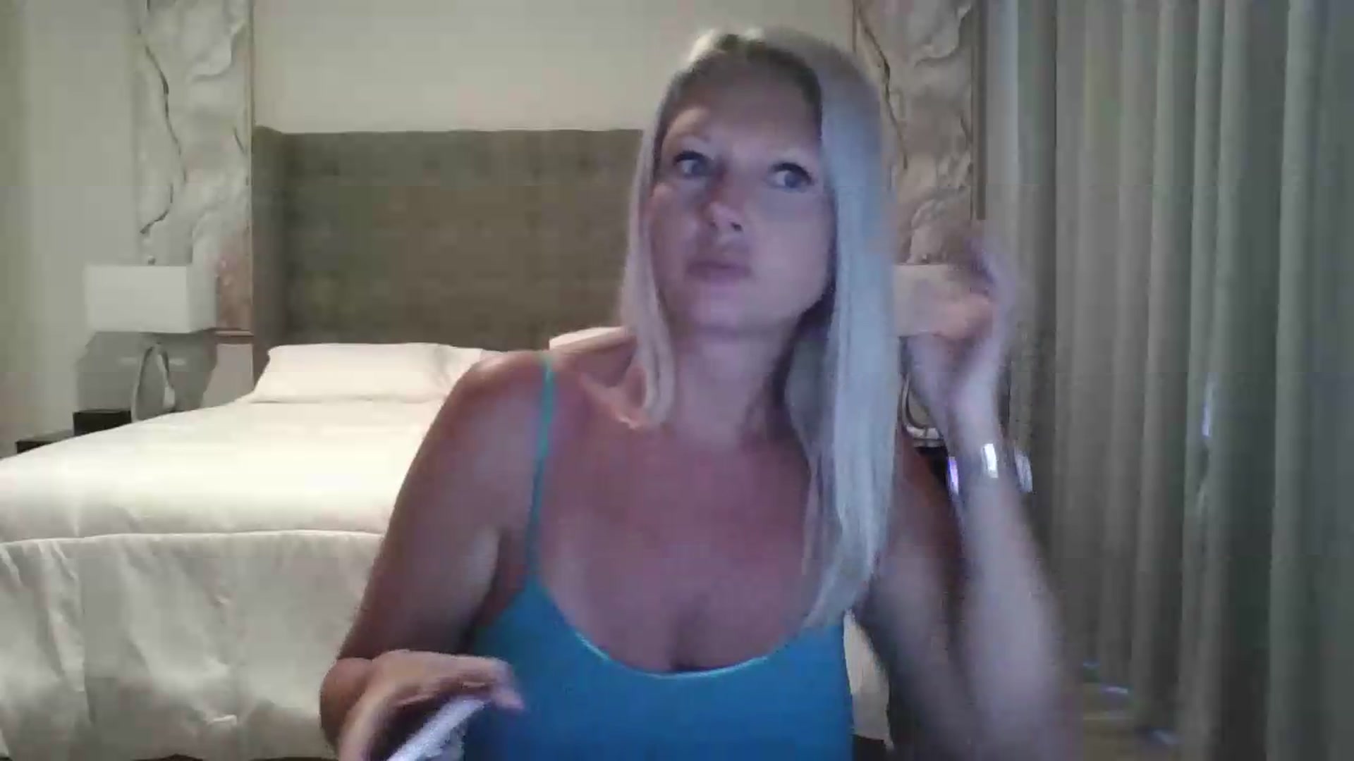 Gallery image thumbnail from Crystaaal's myfreecams stream on, 05/25/2026, 12:05 image 3 of 20
