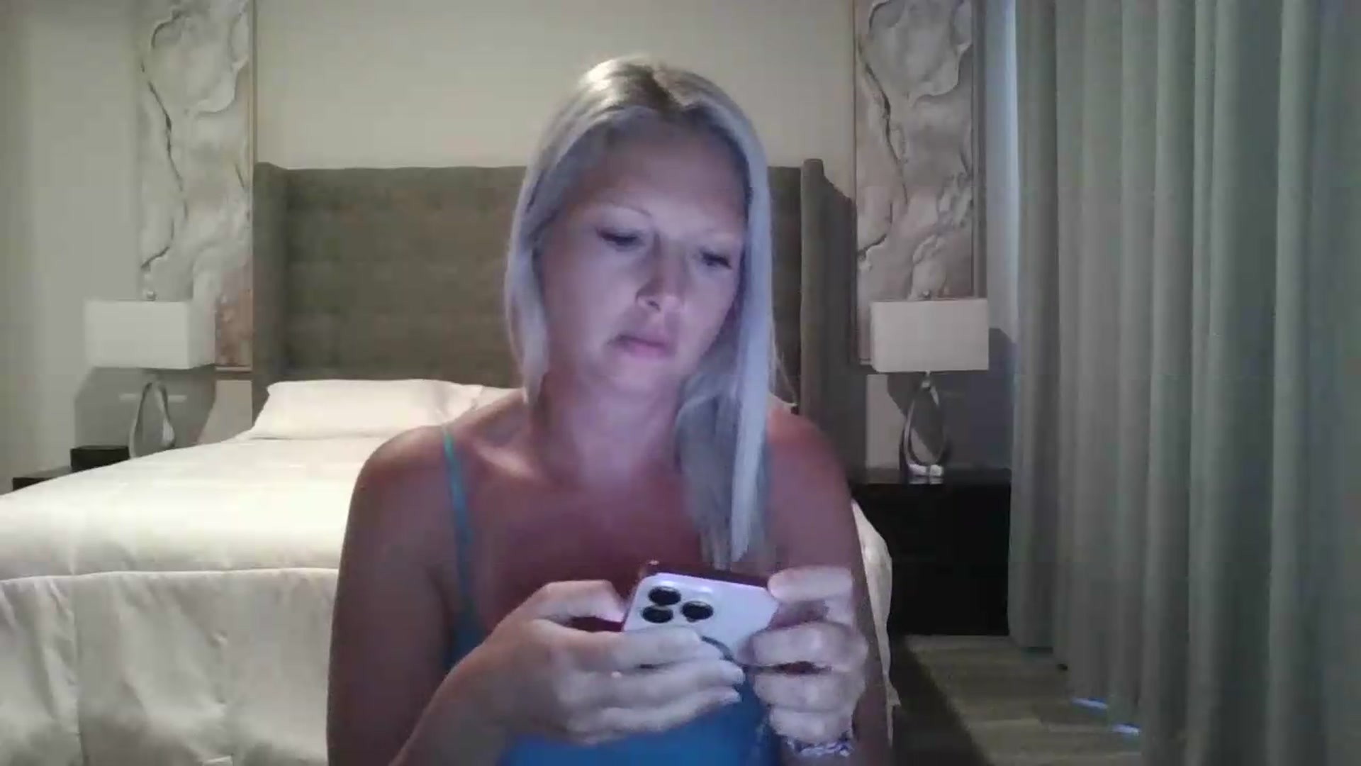 Gallery image thumbnail from Crystaaal's myfreecams stream on, 05/25/2026, 12:05 image 20 of 20
