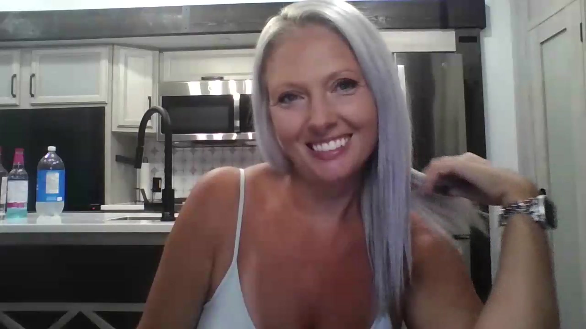 Gallery image thumbnail from Crystaaal's myfreecams stream on, 08/04/2026, 01:46 image 15 of 20