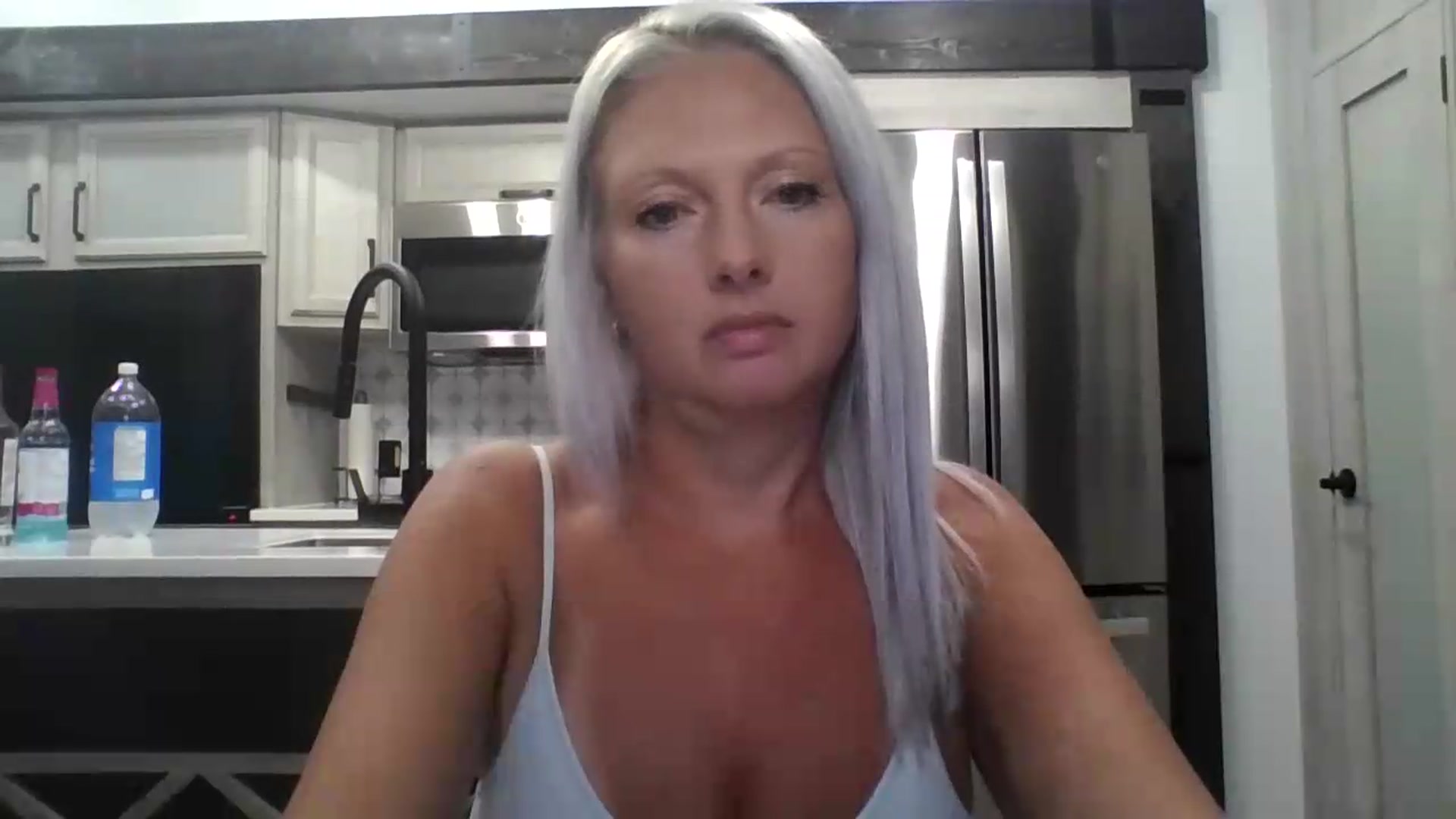 Gallery image thumbnail from Crystaaal's myfreecams stream on, 08/04/2026, 01:46 image 16 of 20