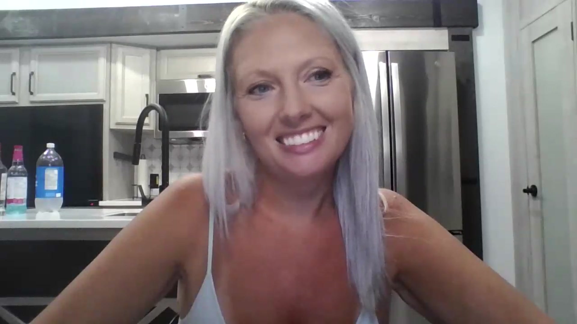 Gallery image thumbnail from Crystaaal's myfreecams stream on, 08/04/2026, 01:46 image 6 of 20