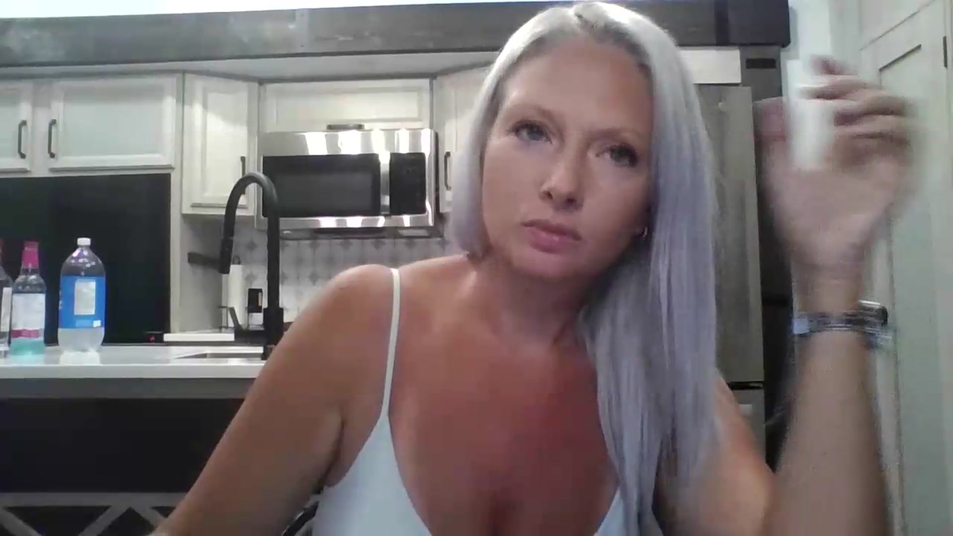 Gallery image thumbnail from Crystaaal's myfreecams stream on, 08/04/2026, 01:46 image 10 of 20