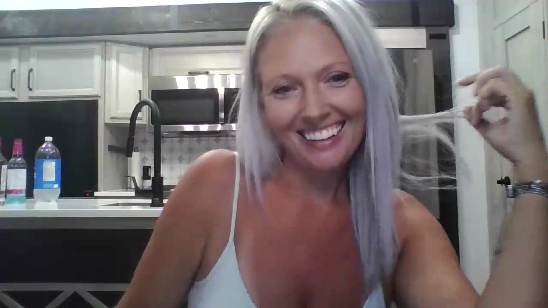 Gallery image thumbnail from Crystaaal's myfreecams stream on, 08/04/2026, 01:46 image 9 of 20