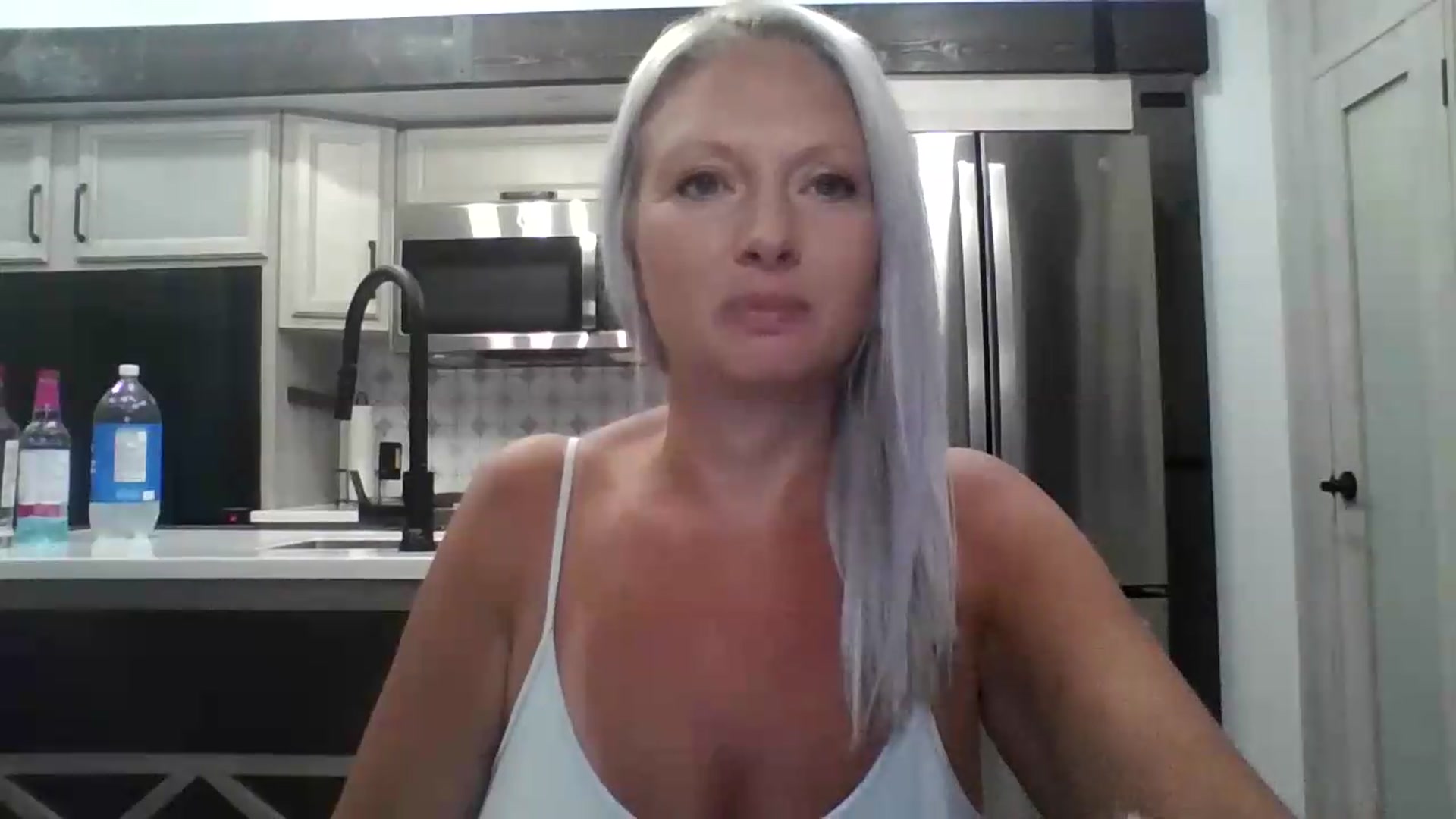 Gallery image thumbnail from Crystaaal's myfreecams stream on, 08/04/2026, 01:46 image 17 of 20