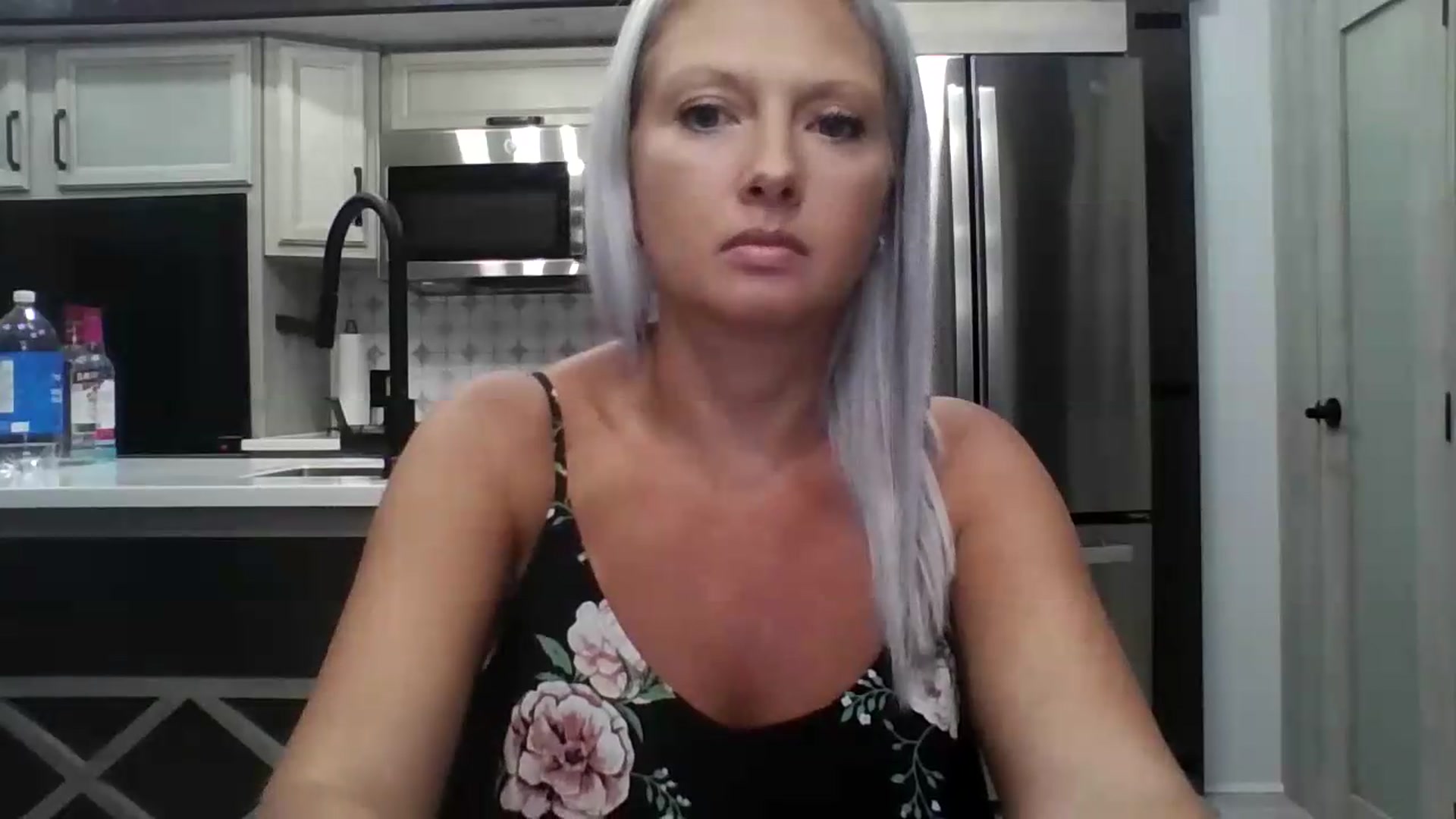 Gallery image thumbnail from Crystaaal's myfreecams stream on, 08/05/2026, 02:53 image 11 of 20