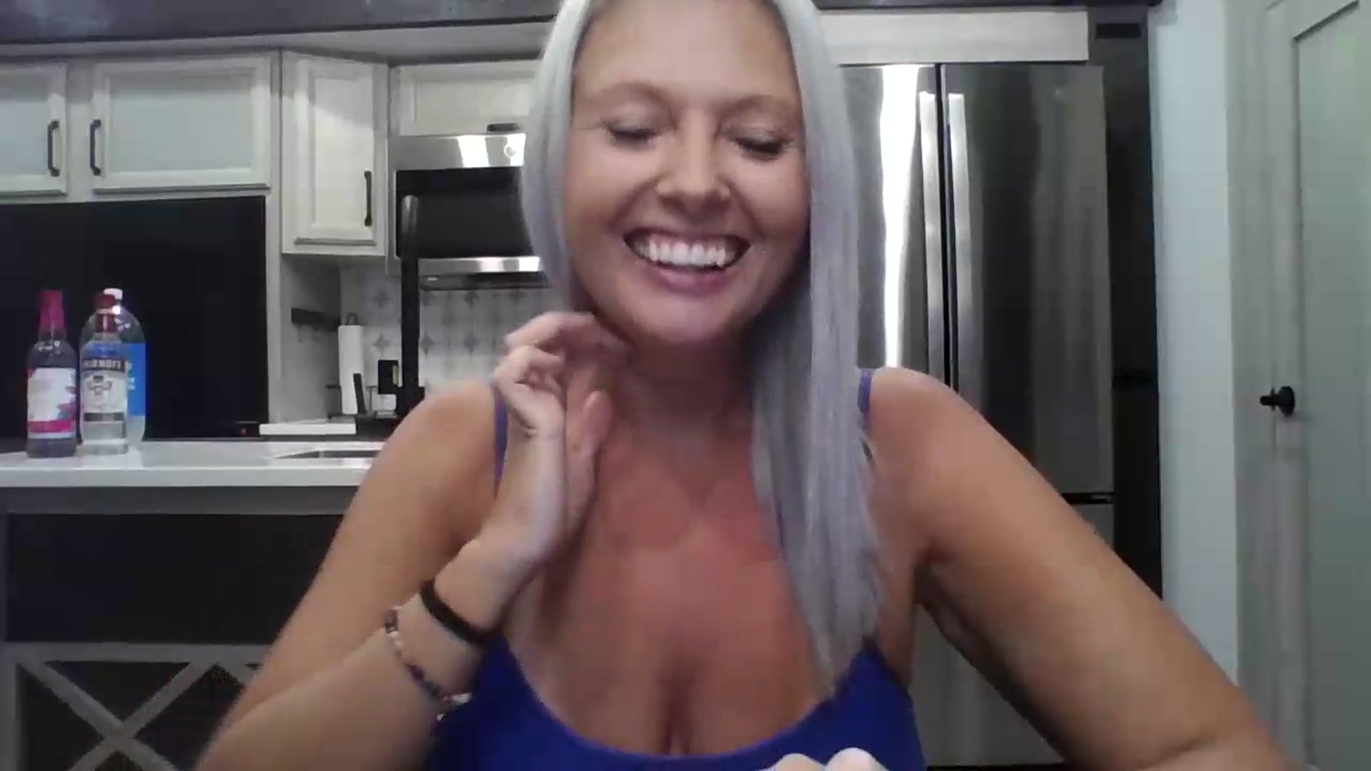 Gallery image thumbnail from Crystaaal's myfreecams stream on, 08/06/2026, 02:30 image 2 of 20