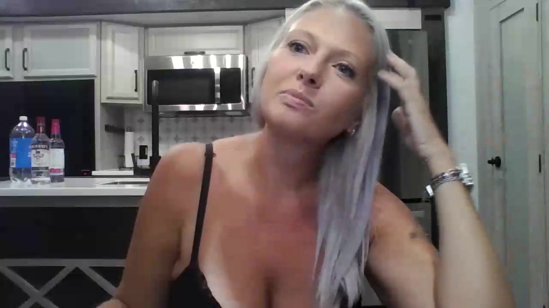 Gallery image thumbnail from Crystaaal's myfreecams stream on, 08/08/2026, 03:38 image 7 of 20