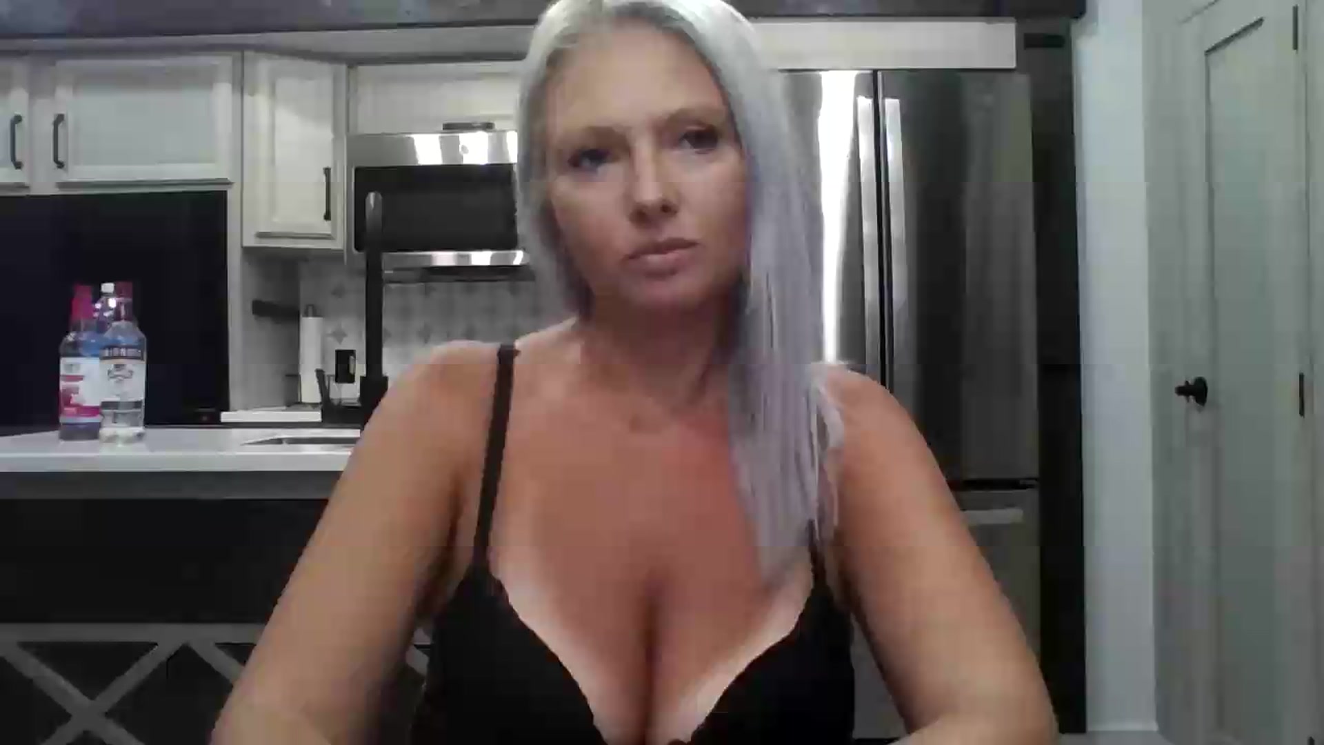 Gallery image thumbnail from Crystaaal's myfreecams stream on, 08/08/2026, 03:38 image 1 of 20