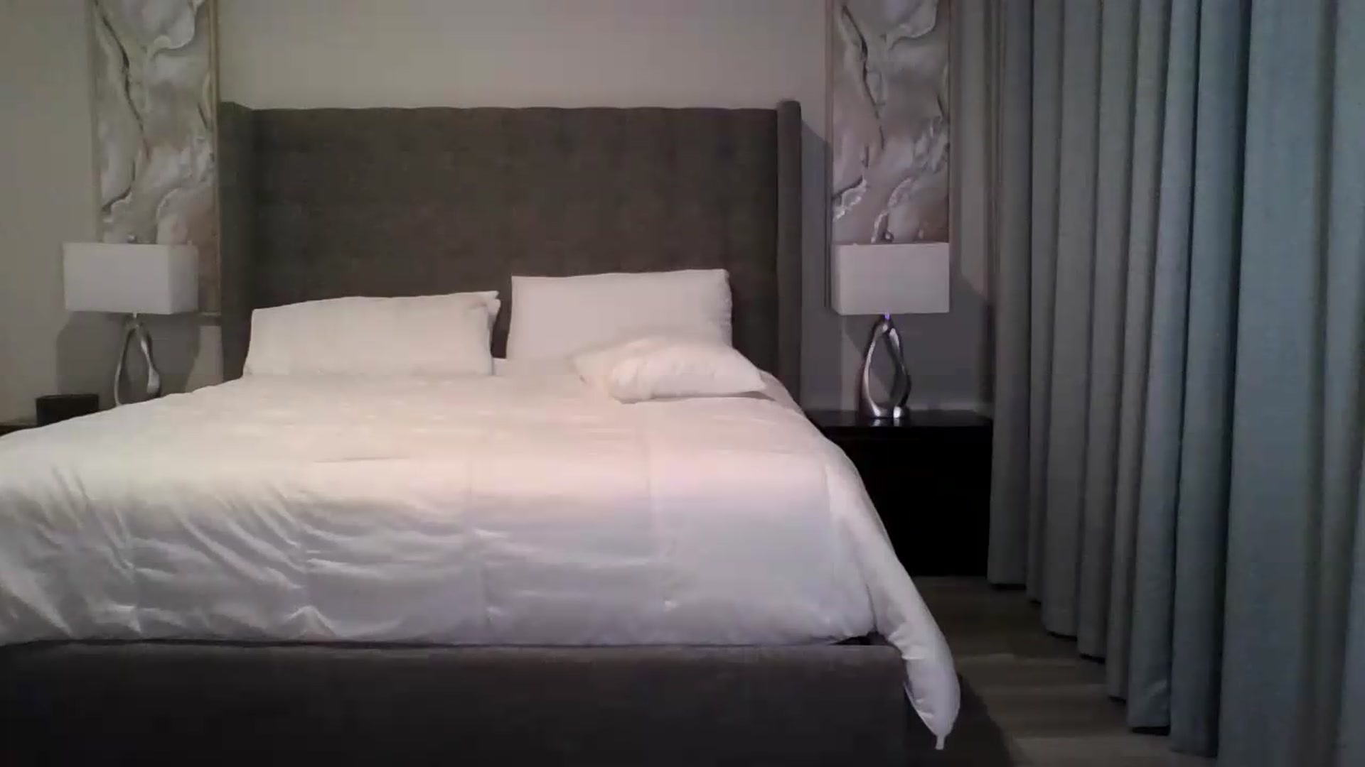 Gallery image thumbnail from Crystaaal's myfreecams stream on, 08/10/2026, 04:14 image 14 of 20