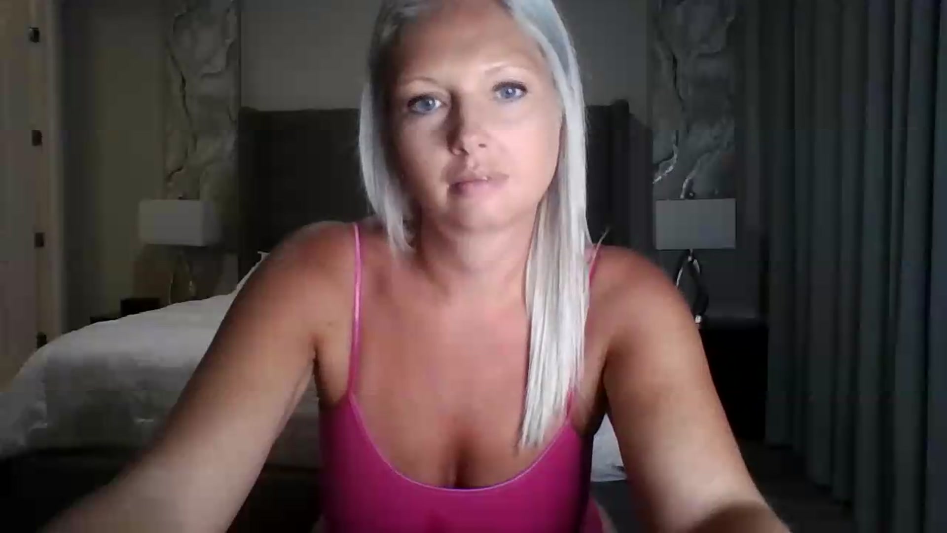 Gallery image thumbnail from Crystaaal's myfreecams stream on, 08/13/2026, 02:28 image 18 of 20