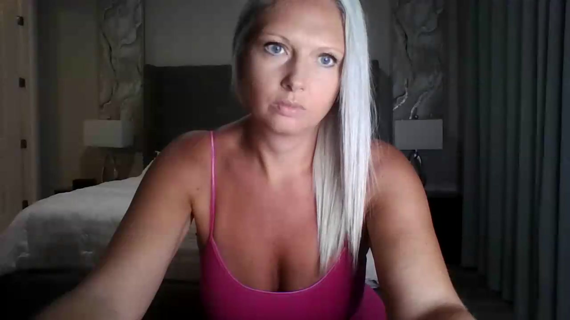 Gallery image thumbnail from Crystaaal's myfreecams stream on, 08/13/2026, 02:28 image 13 of 20