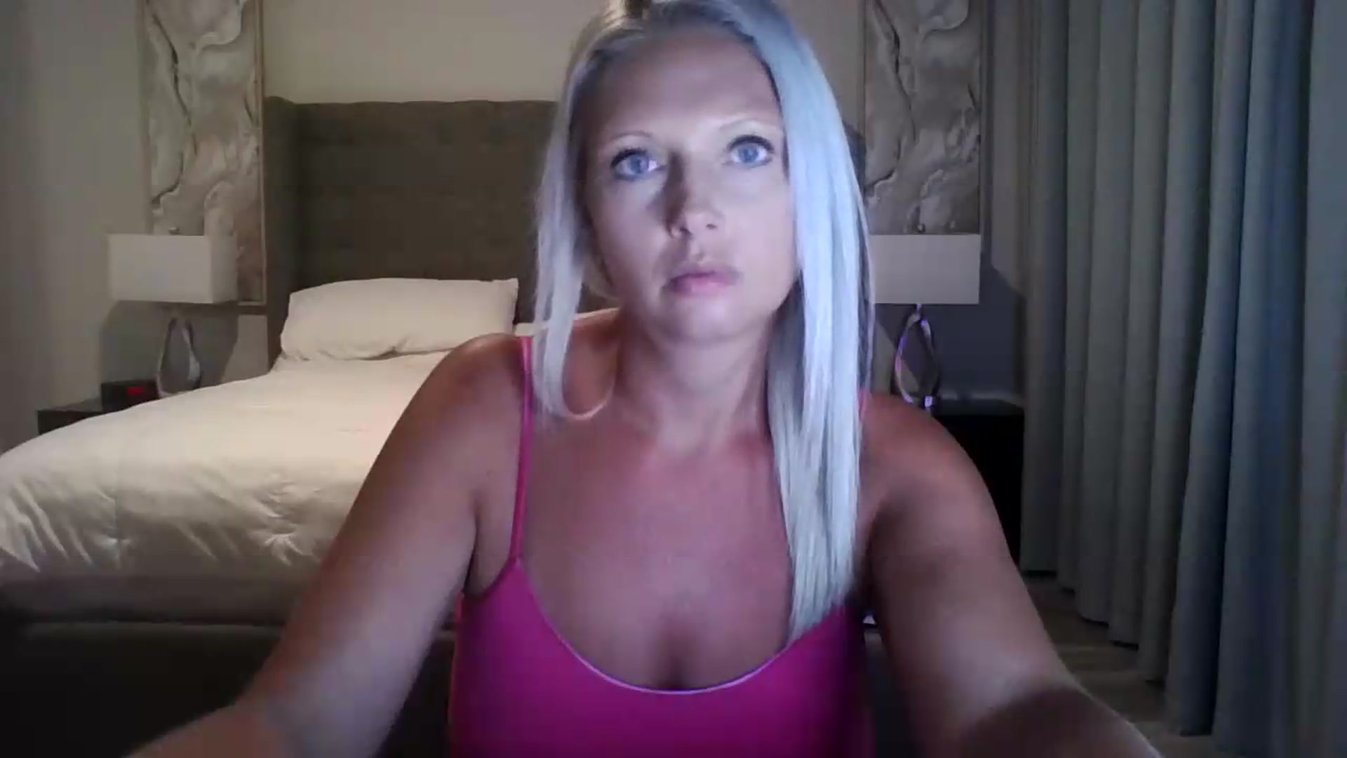 Gallery image thumbnail from Crystaaal's myfreecams stream on, 08/21/2026, 03:39 image 15 of 20