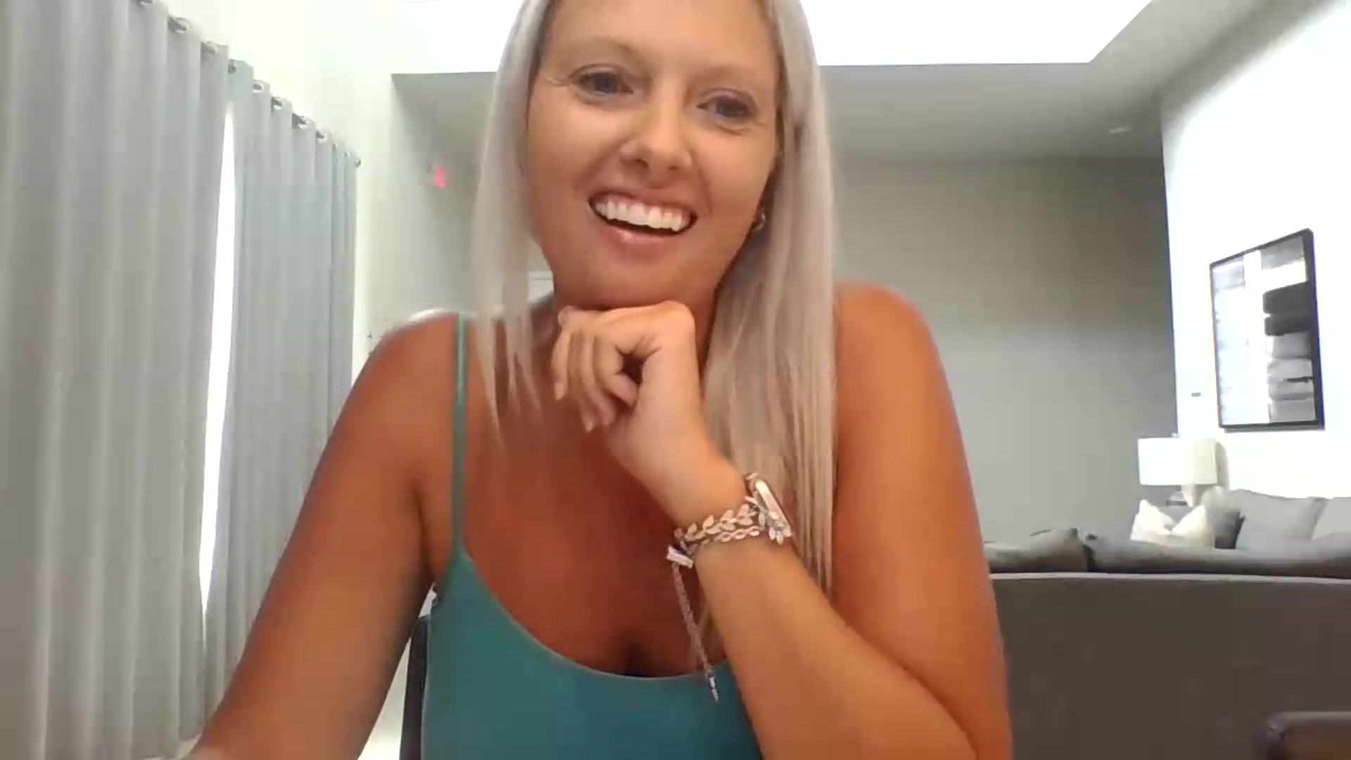 Gallery image thumbnail from Crystaaal's myfreecams stream on, 08/21/2026, 19:33 image 7 of 20