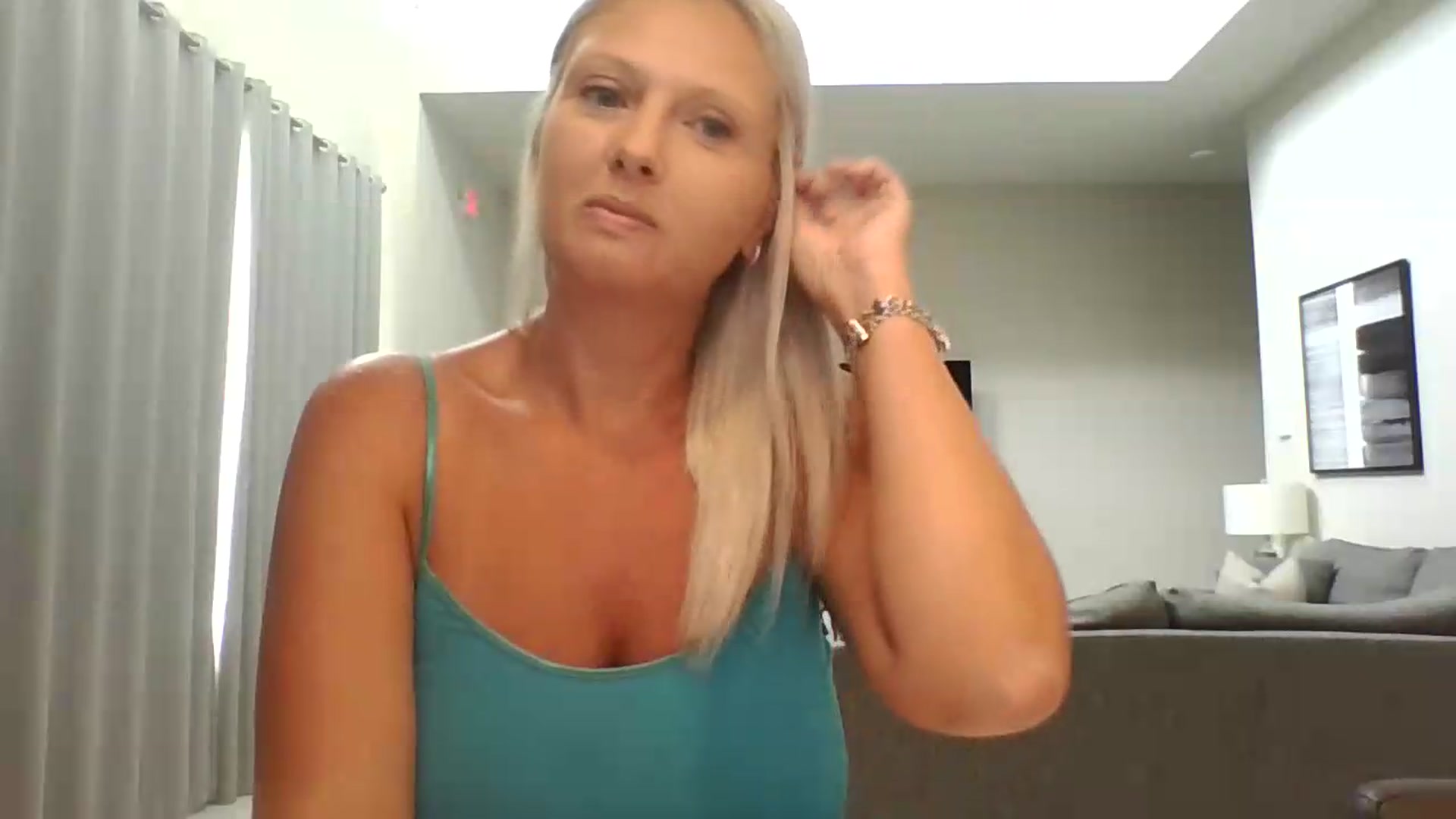 Gallery image thumbnail from Crystaaal's myfreecams stream on, 08/21/2026, 19:33 image 14 of 20