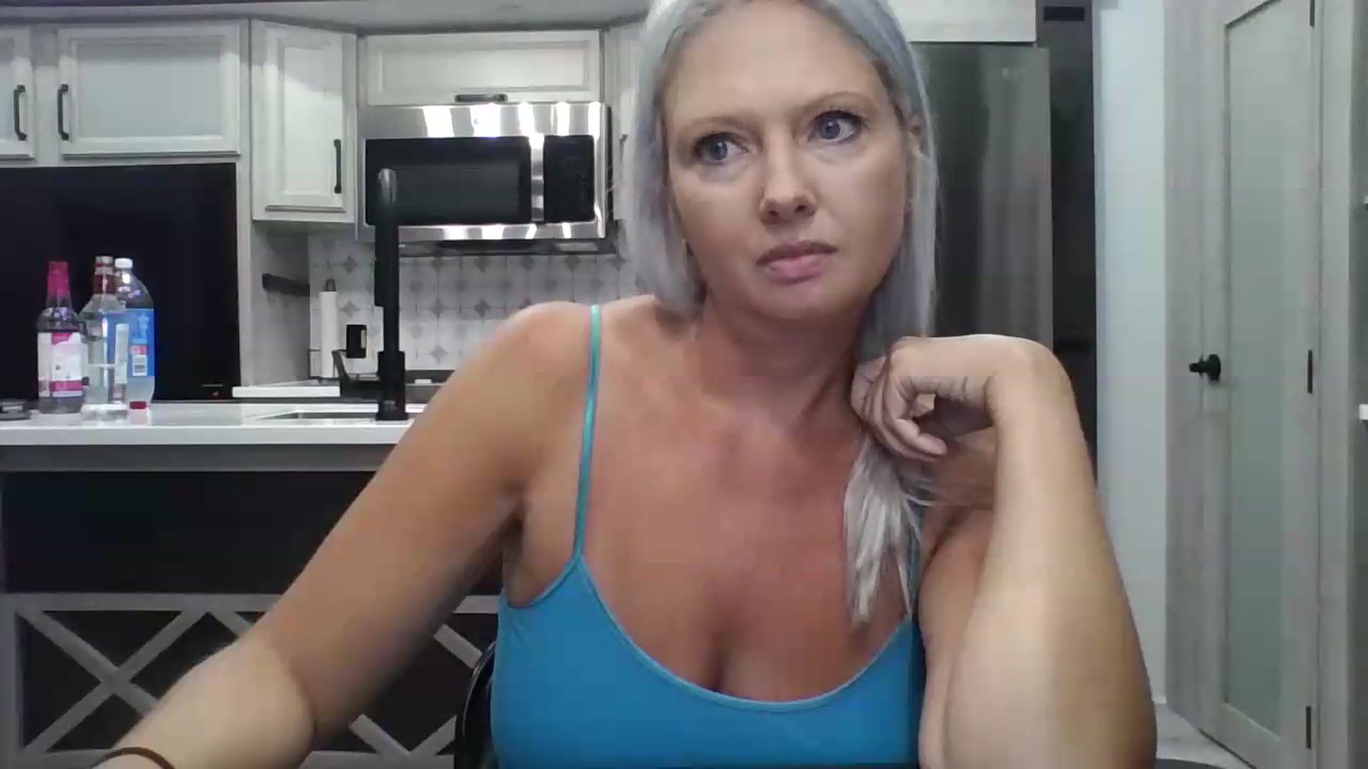 Gallery image thumbnail from Crystaaal's myfreecams stream on, 08/31/2026, 02:56 image 4 of 20