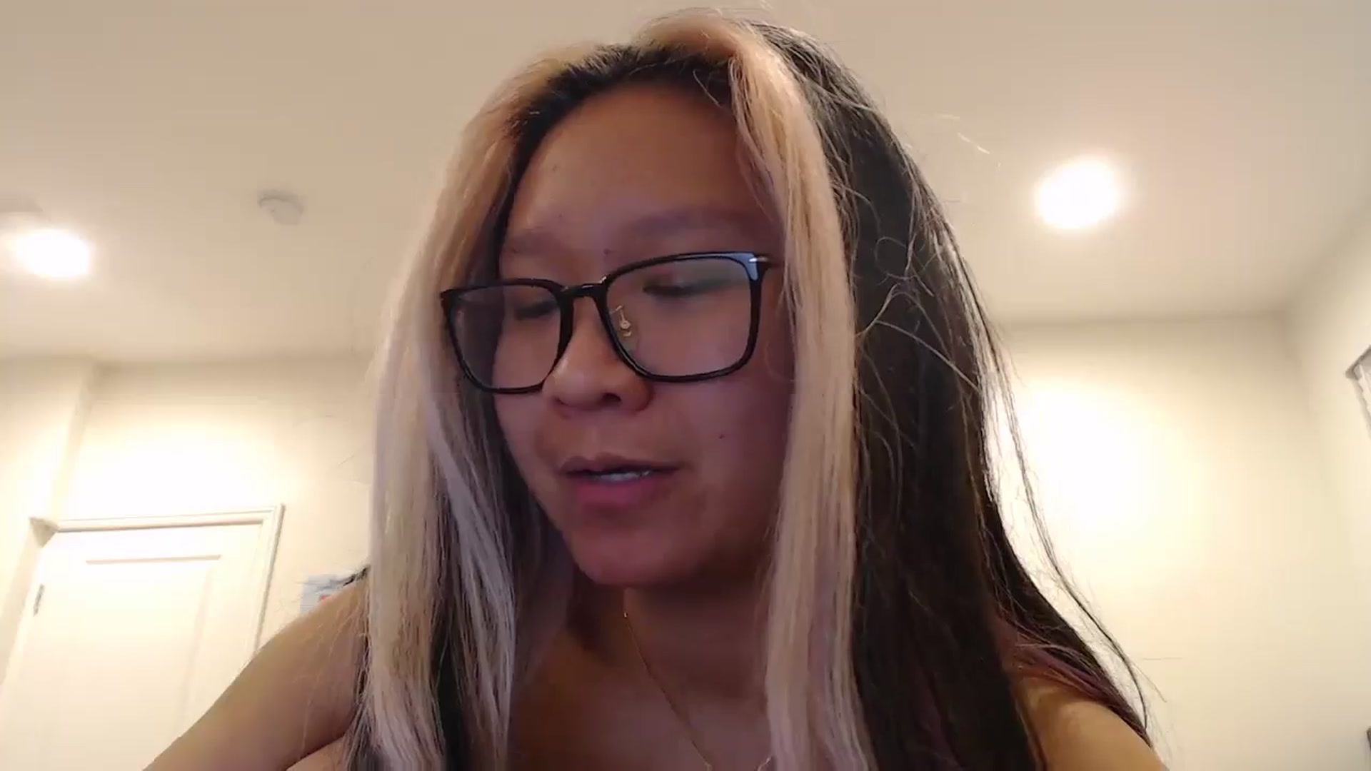 Gallery image thumbnail from CrystalCakes's myfreecams stream on, 11/27/2025, 12:45 image 14 of 20