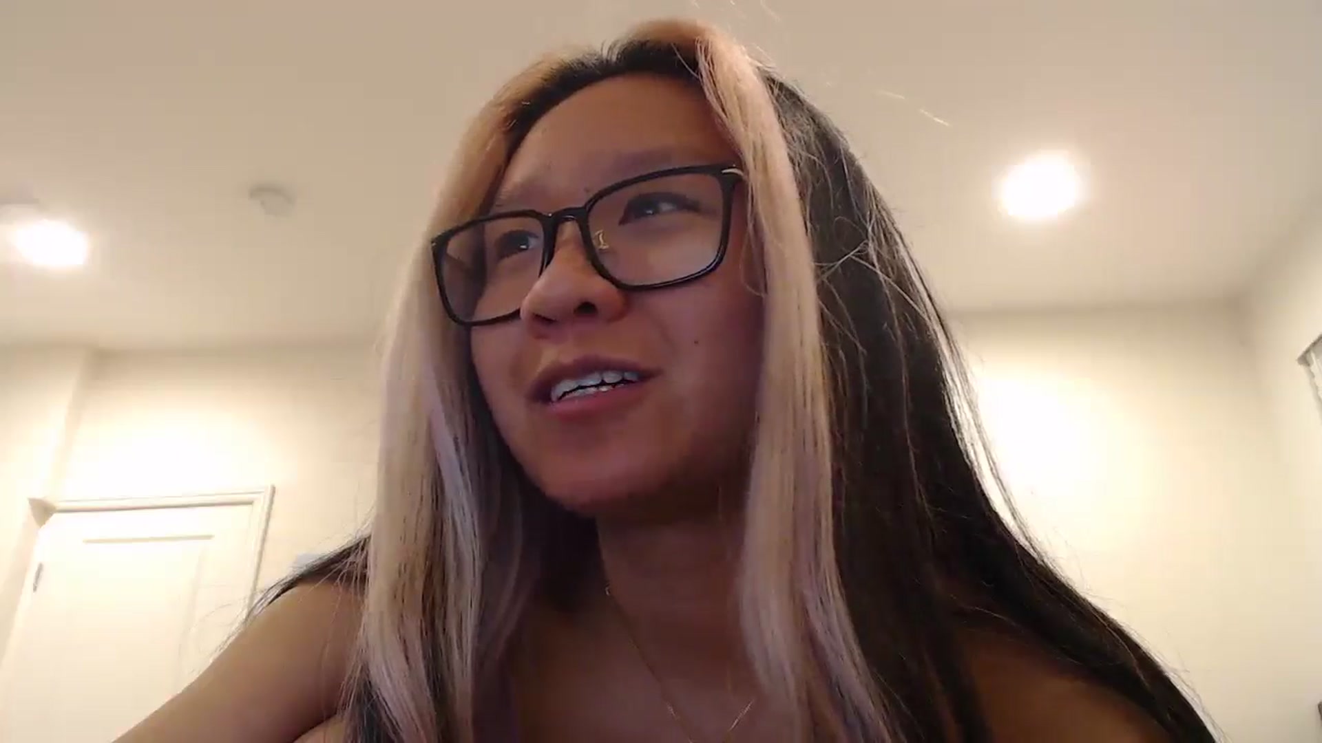 Gallery image thumbnail from CrystalCakes's myfreecams stream on, 11/27/2025, 12:45 image 16 of 20