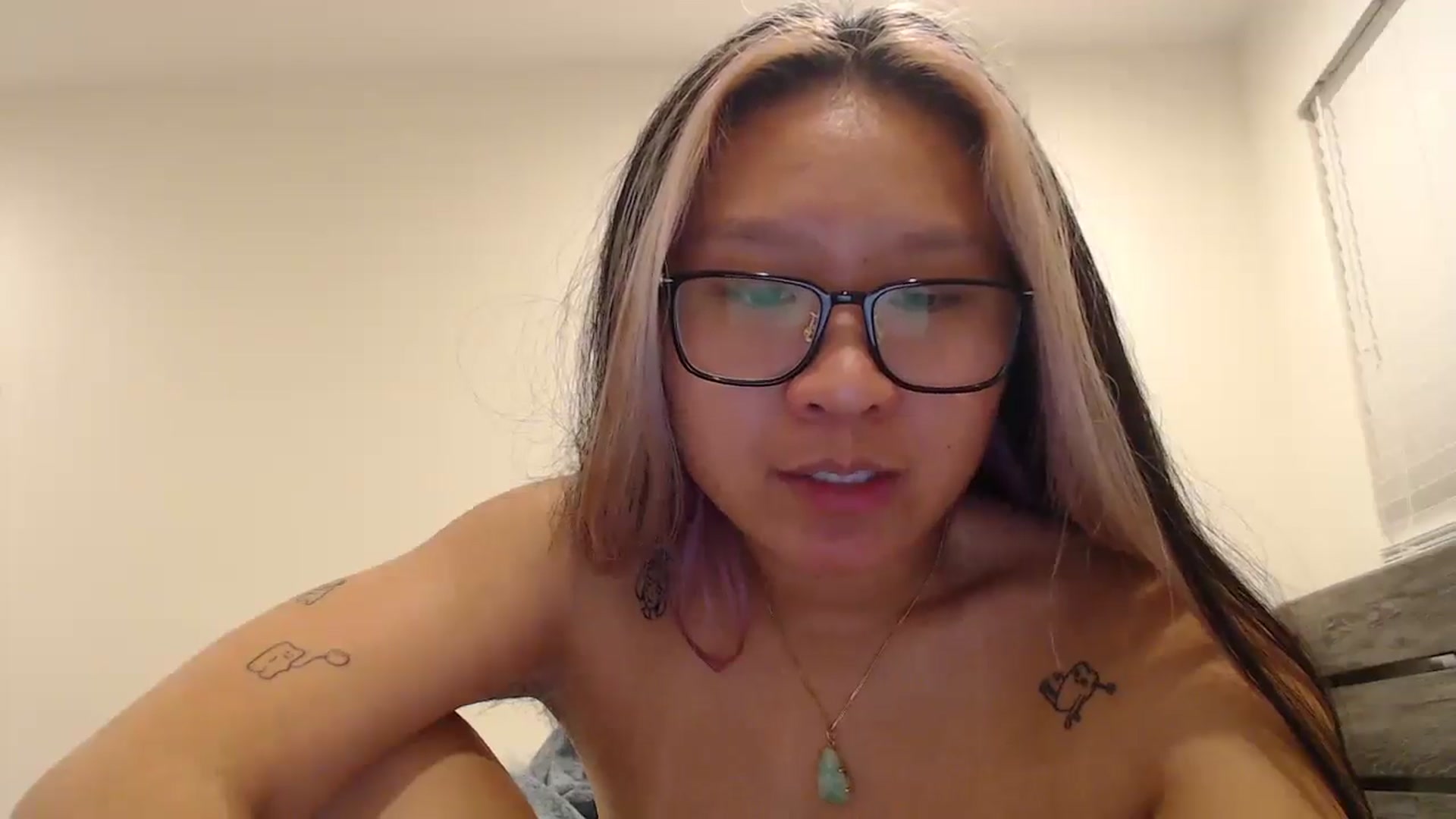 Gallery image thumbnail from CrystalCakes's myfreecams stream on, 11/27/2025, 14:07 image 4 of 20