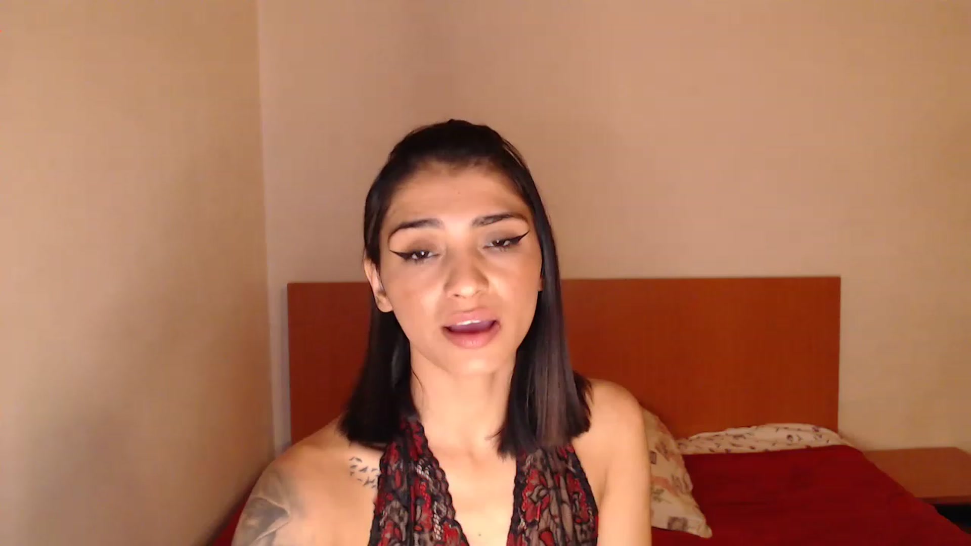 Gallery image thumbnail from CrystalGlamm1's myfreecams stream on, 11/14/2022, 20:19 image 3 of 20