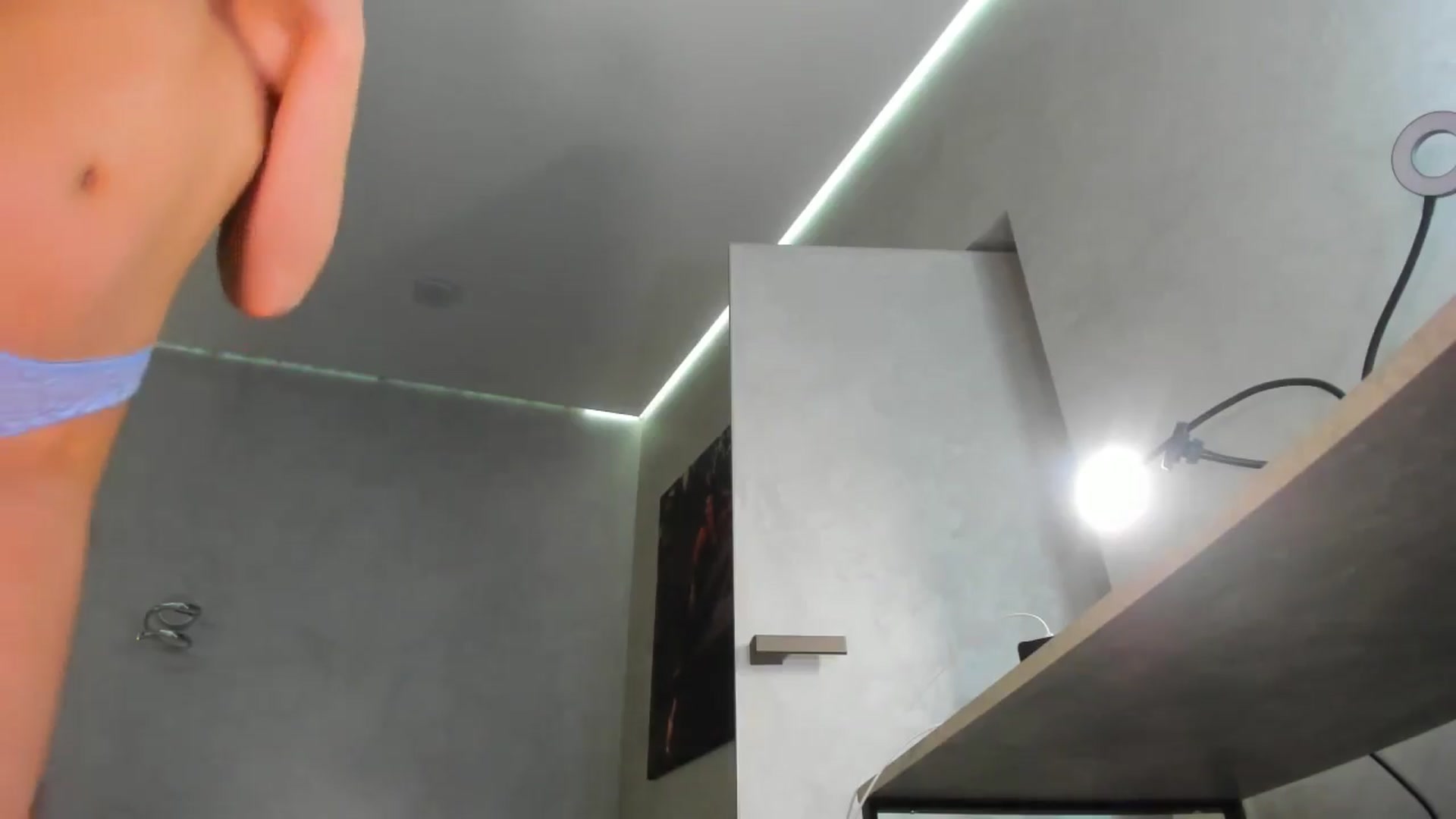 Gallery image thumbnail from CrystalK_'s myfreecams stream on, 03/27/2024, 20:08 image 18 of 20