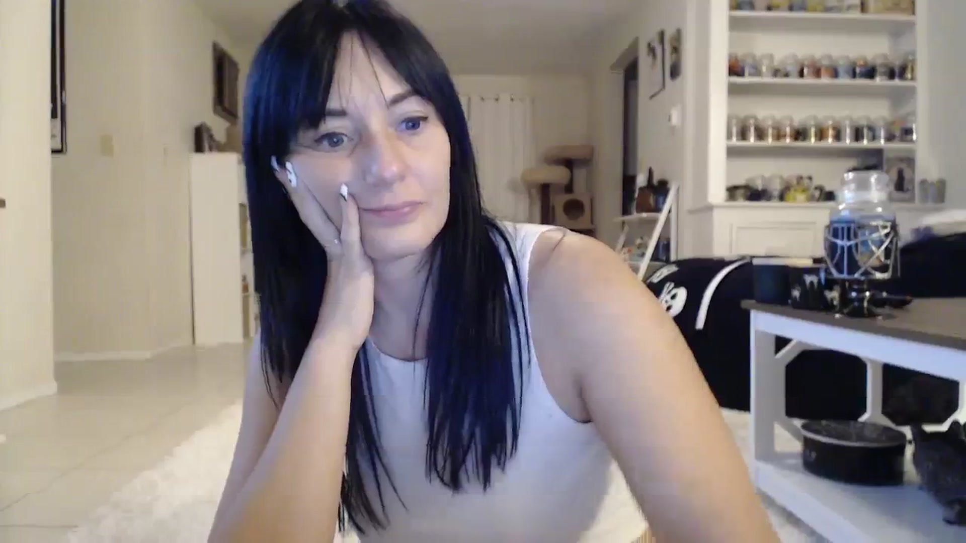 Gallery image thumbnail from CrystalLake's myfreecams stream on, 10/26/2023, 08:15 image 10 of 20