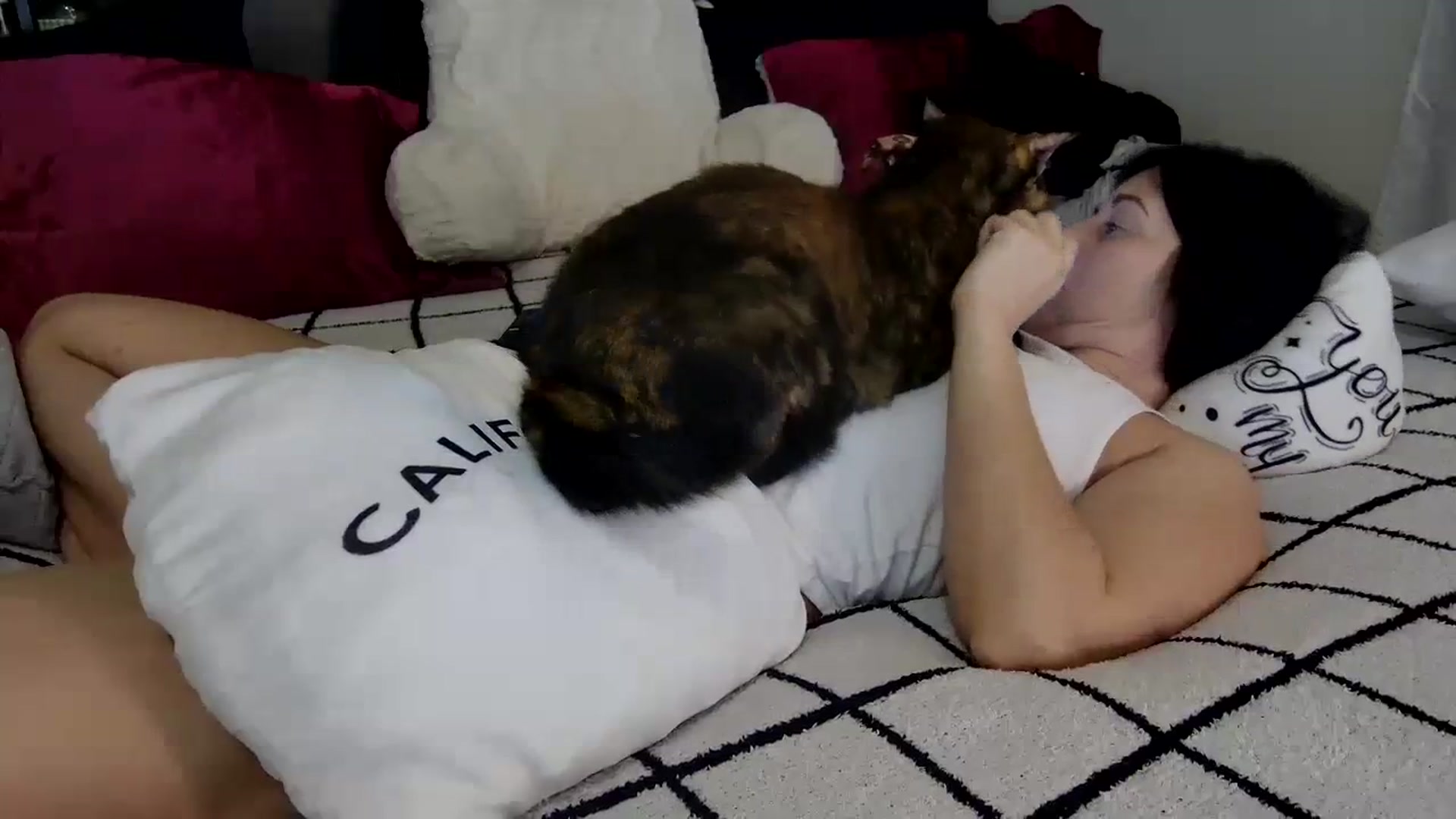 Gallery image thumbnail from CrystalLake's myfreecams stream on, 11/15/2023, 10:53 image 14 of 20