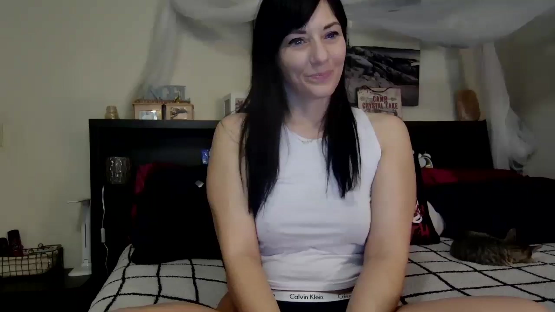 Gallery image thumbnail from CrystalLake's myfreecams stream on, 11/20/2023, 10:40 image 6 of 20