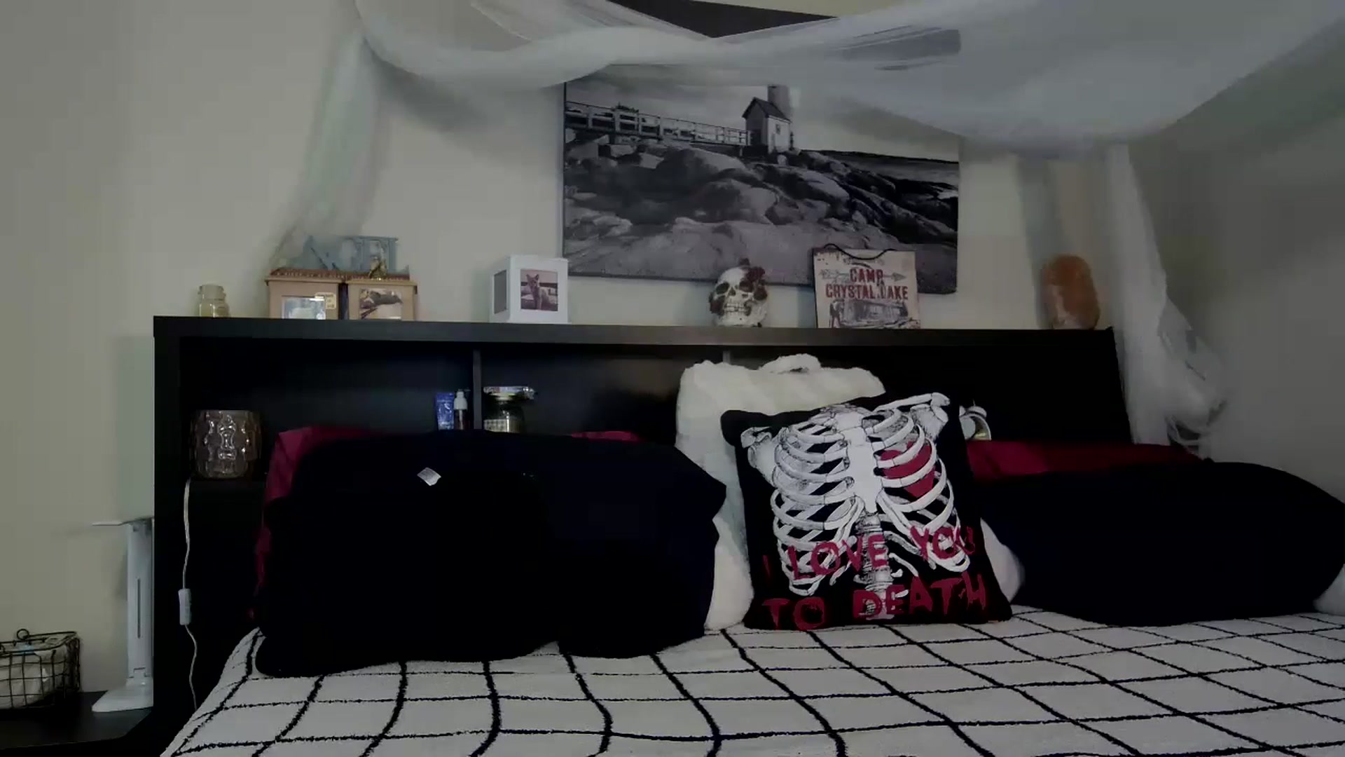Gallery image thumbnail from CrystalLake's myfreecams stream on, 11/20/2023, 10:40 image 4 of 20