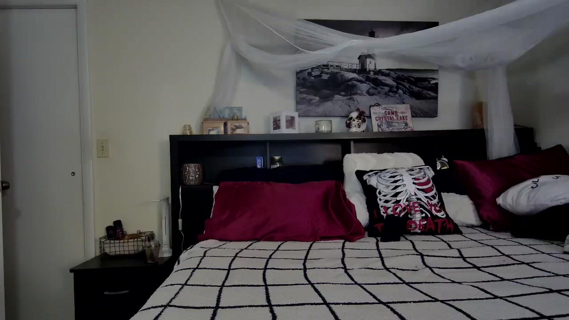 Gallery image thumbnail from CrystalLake's myfreecams stream on, 11/28/2023, 10:31 image 5 of 20