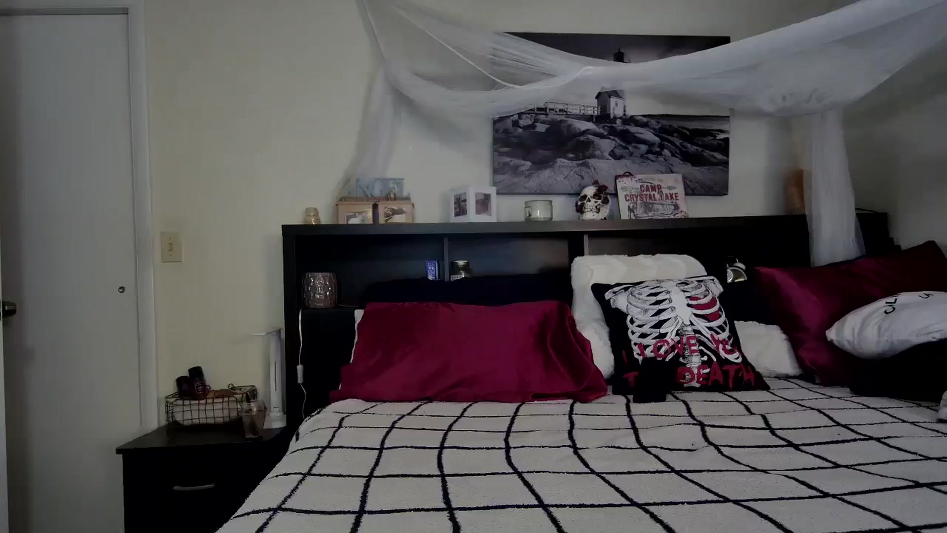 Gallery image thumbnail from CrystalLake's myfreecams stream on, 11/28/2023, 10:31 image 8 of 20