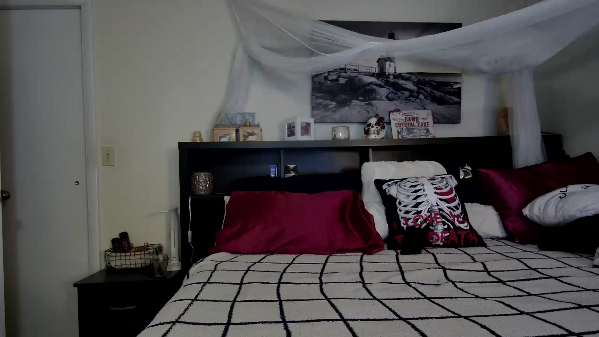 Gallery image thumbnail from CrystalLake's myfreecams stream on, 11/28/2023, 10:31 image 14 of 20