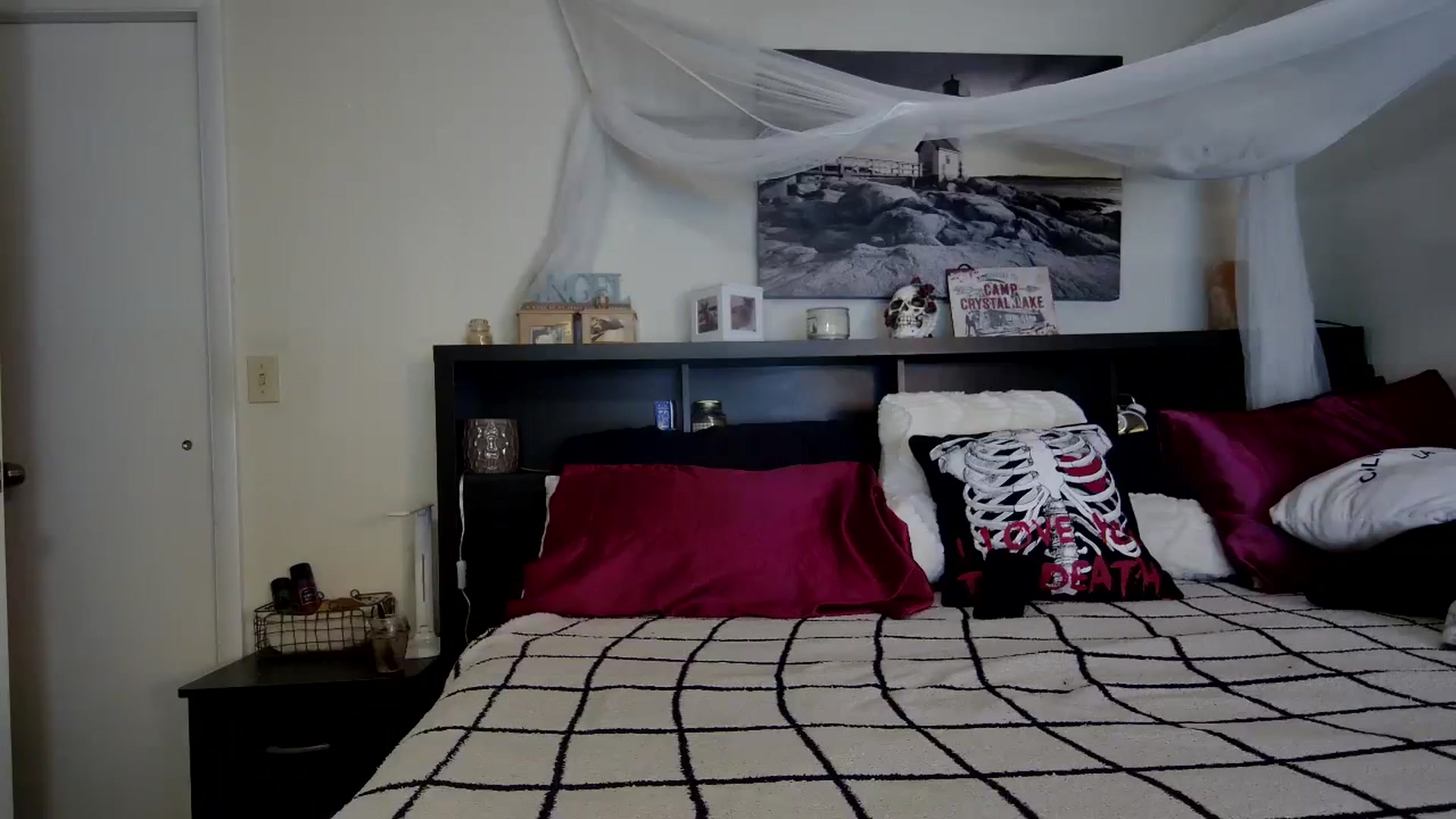 Gallery image thumbnail from CrystalLake's myfreecams stream on, 11/28/2023, 10:31 image 6 of 20