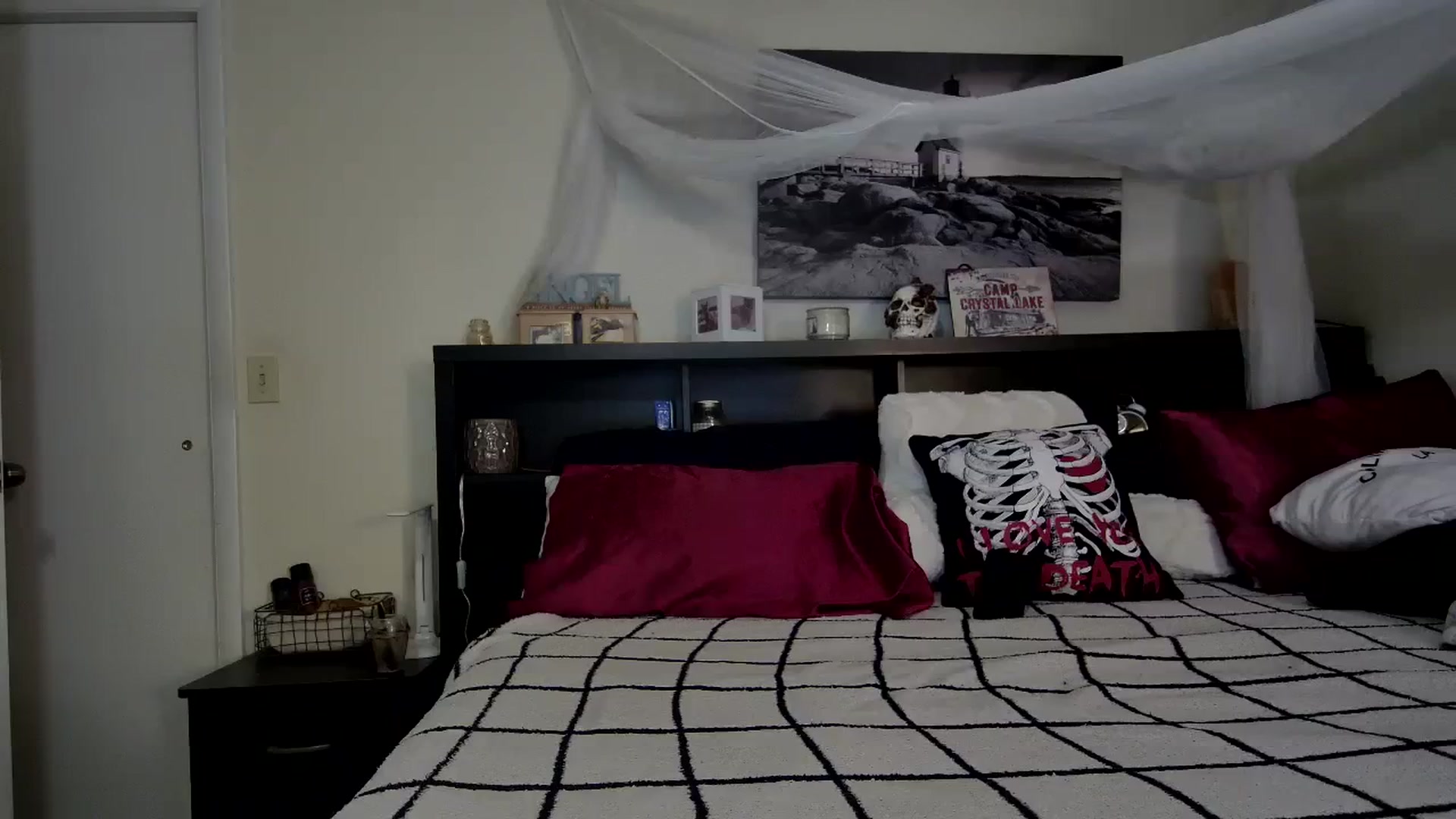Gallery image thumbnail from CrystalLake's myfreecams stream on, 11/28/2023, 10:31 image 13 of 20