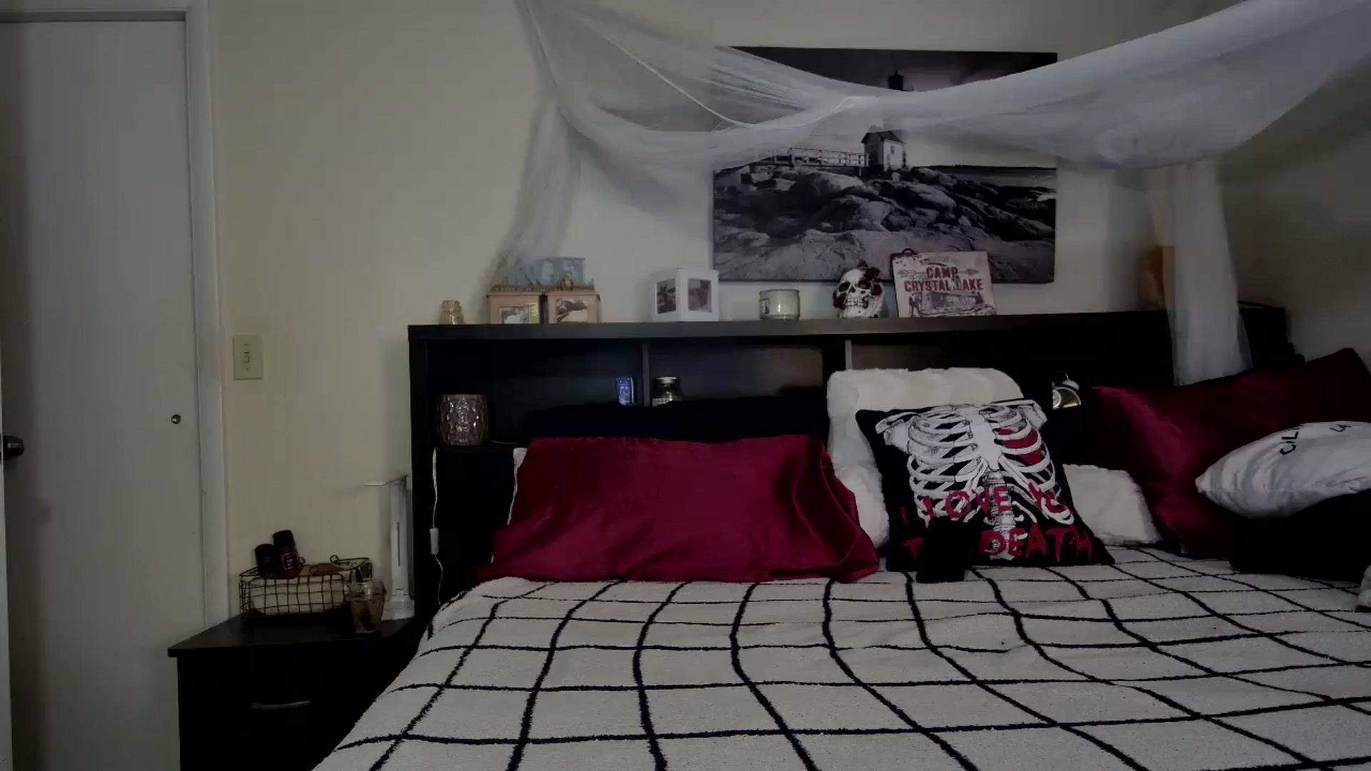 Gallery image thumbnail from CrystalLake's myfreecams stream on, 11/28/2023, 10:31 image 15 of 20