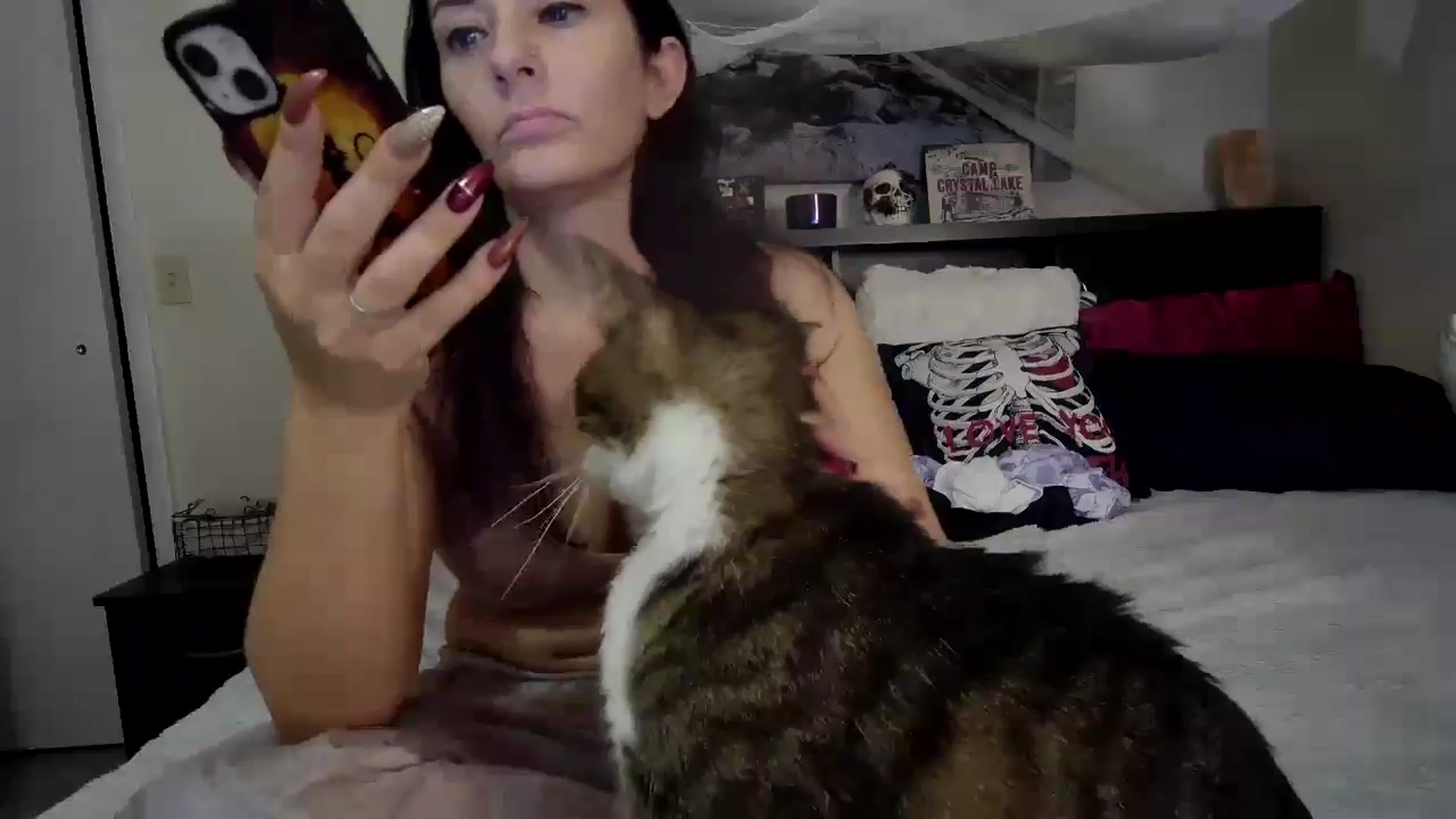 Gallery image thumbnail from CrystalLake's myfreecams stream on, 06/17/2024, 07:04 image 4 of 20