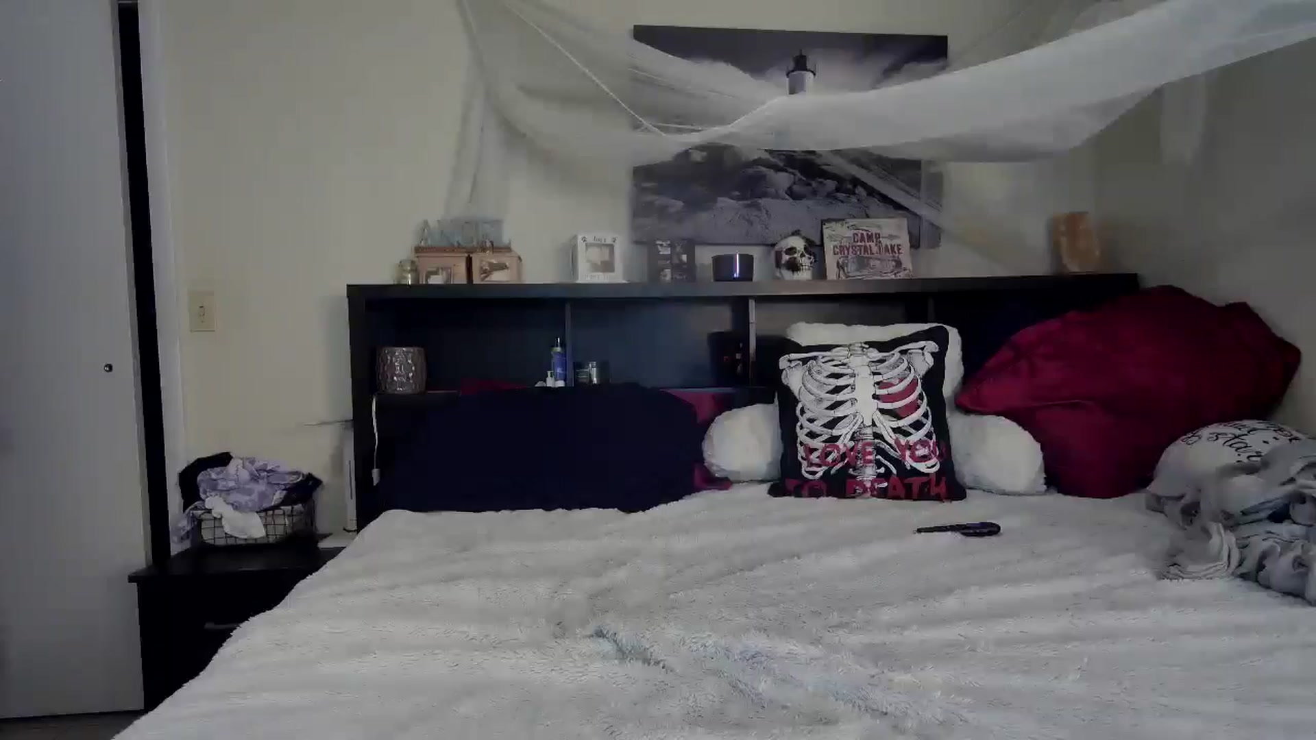 Gallery image thumbnail from CrystalLake's myfreecams stream on, 06/18/2024, 06:57 image 19 of 20