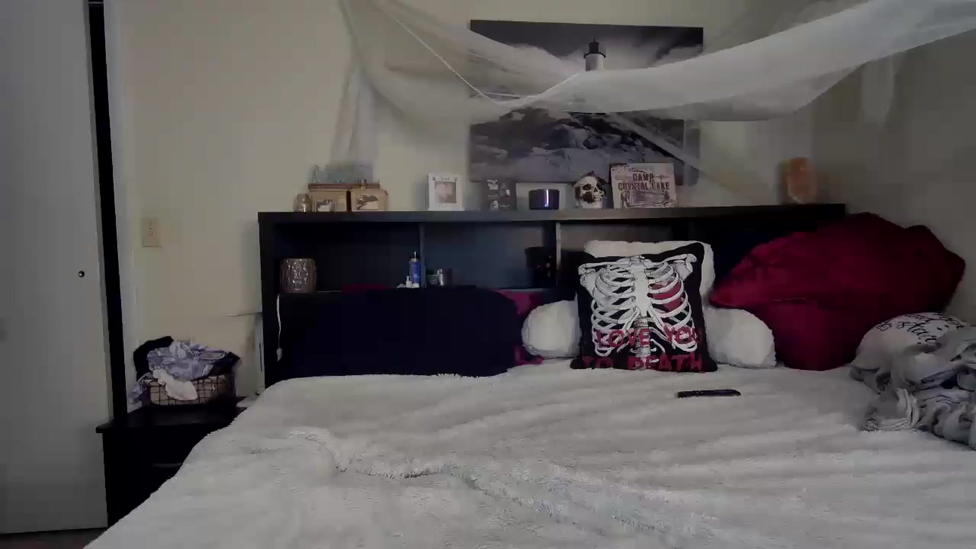 Gallery image thumbnail from CrystalLake's myfreecams stream on, 06/18/2024, 06:57 image 20 of 20